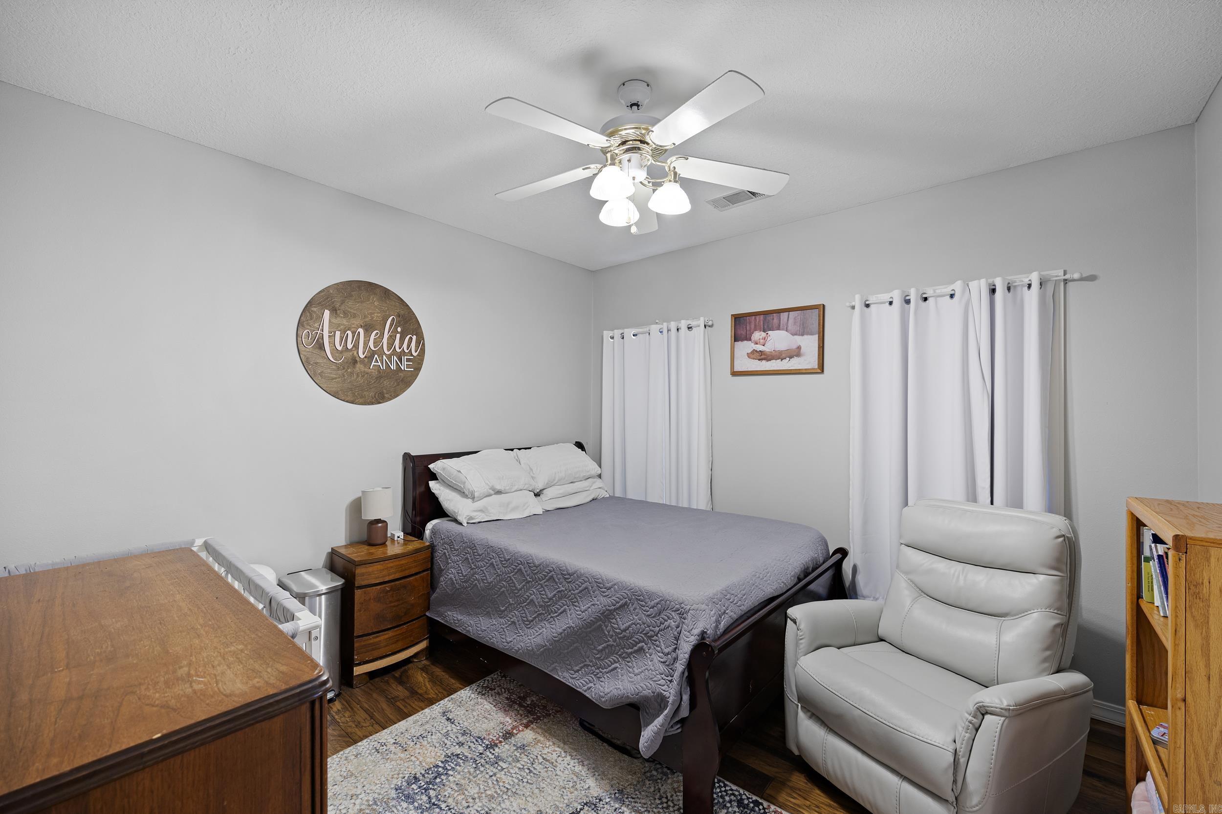 12 W Ridgeline Dr