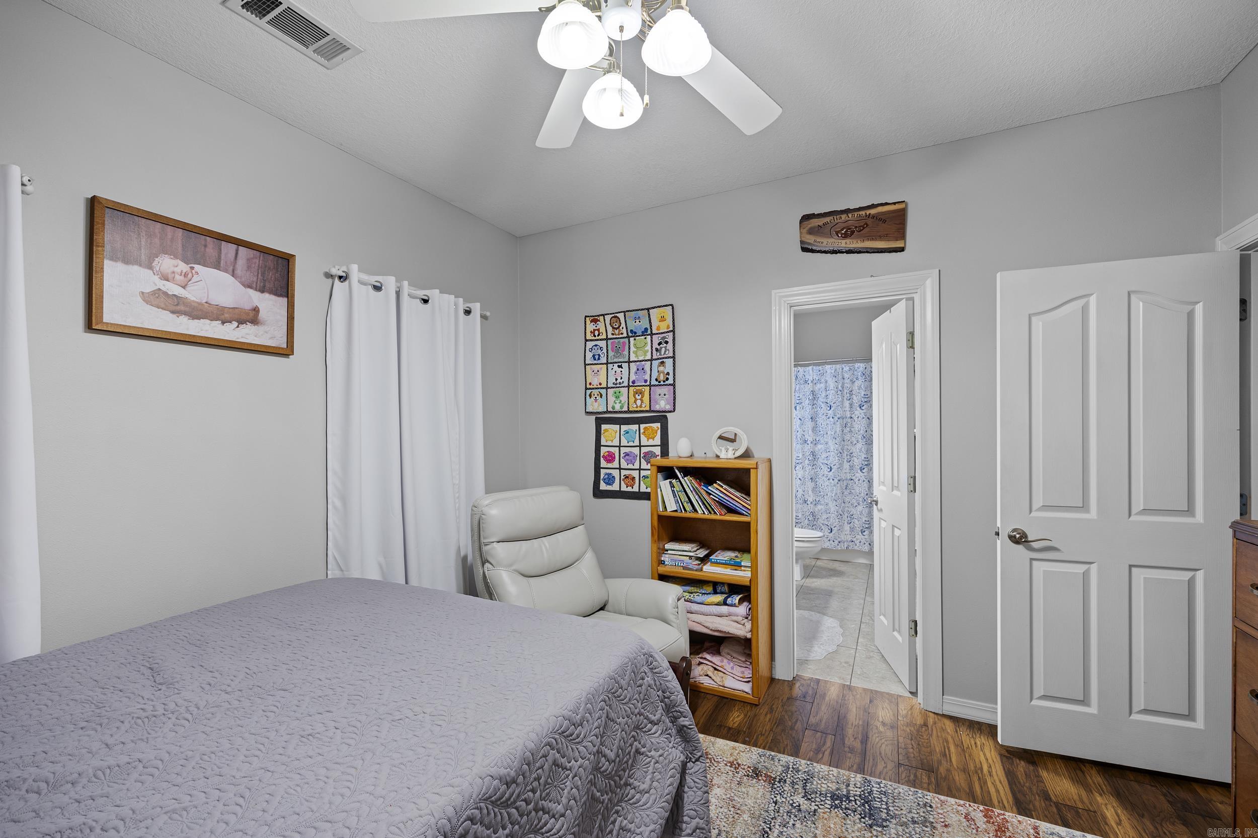 12 W Ridgeline Dr