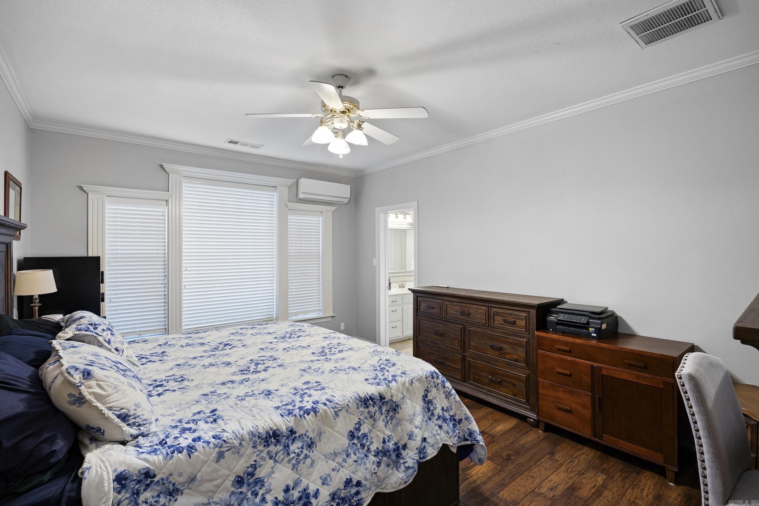 12 W Ridgeline Dr