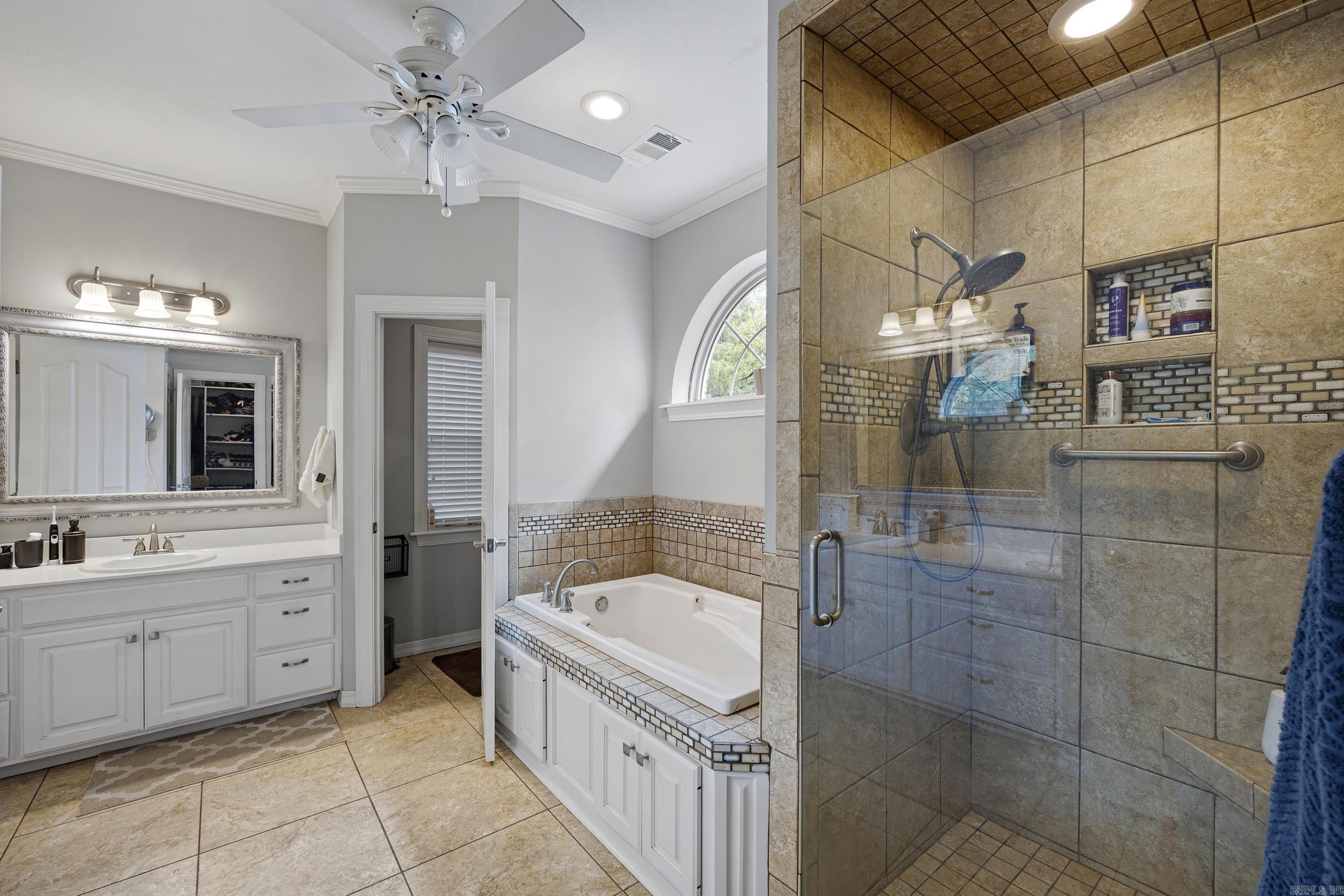 12 W Ridgeline Dr