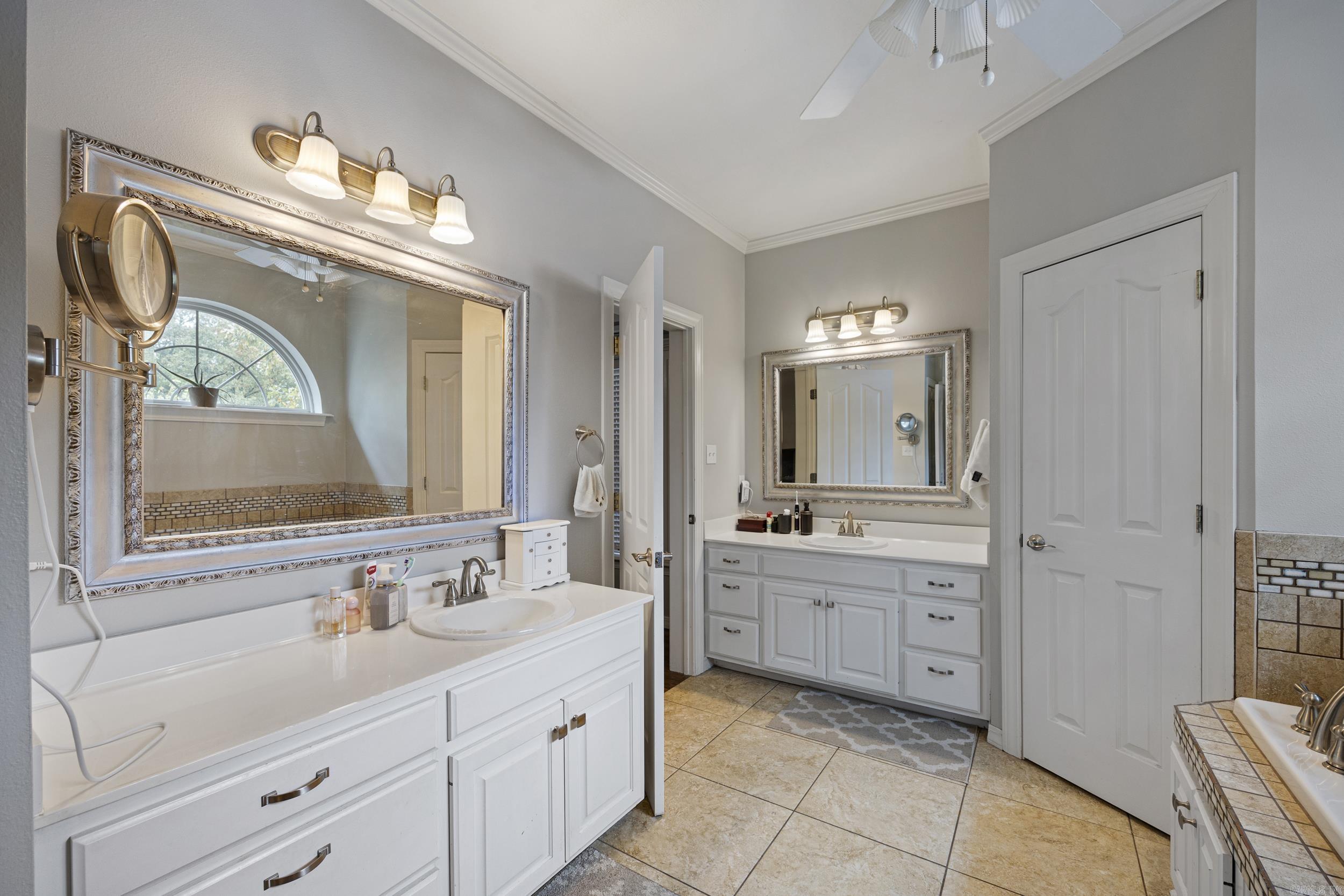 12 W Ridgeline Dr
