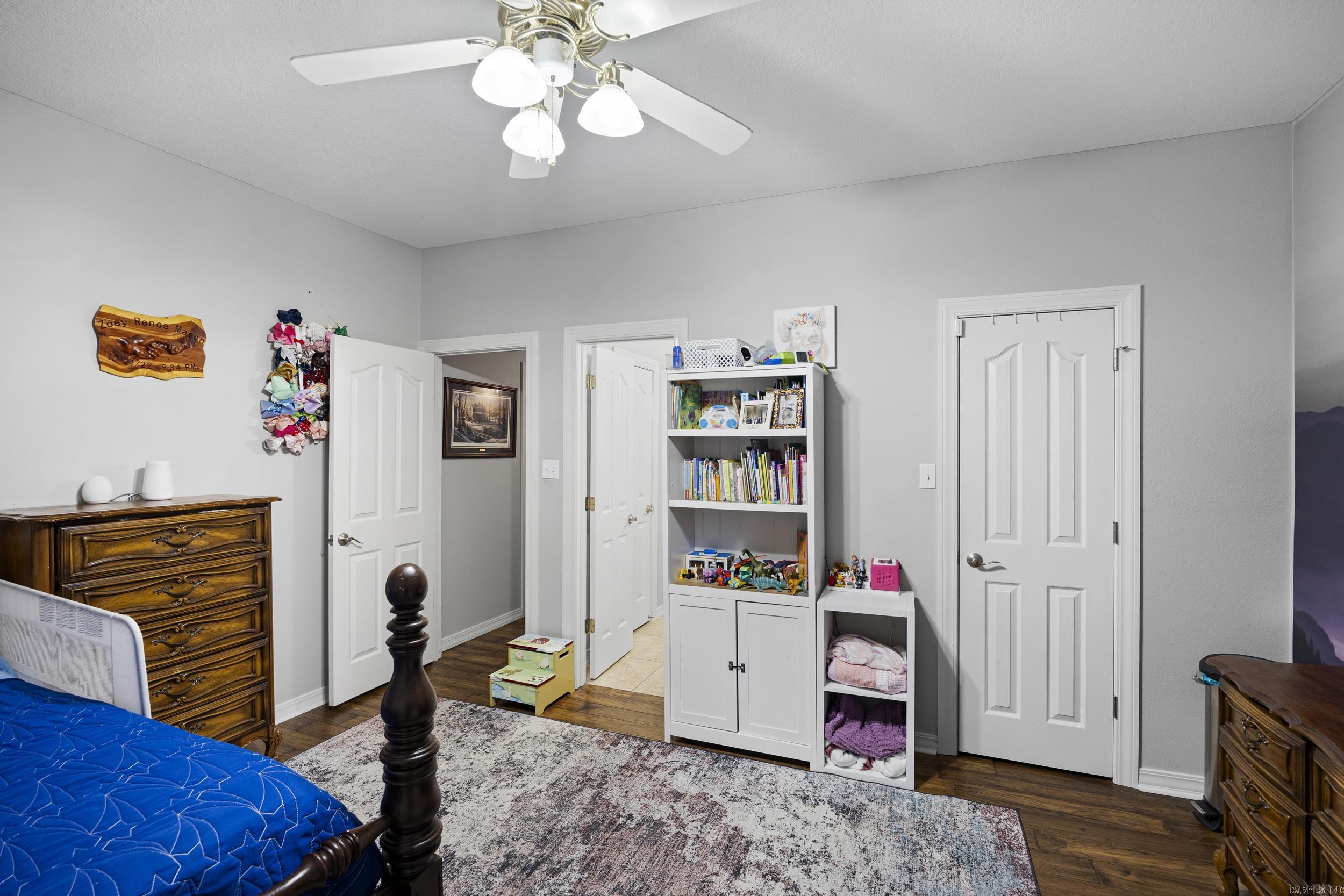 12 W Ridgeline Dr