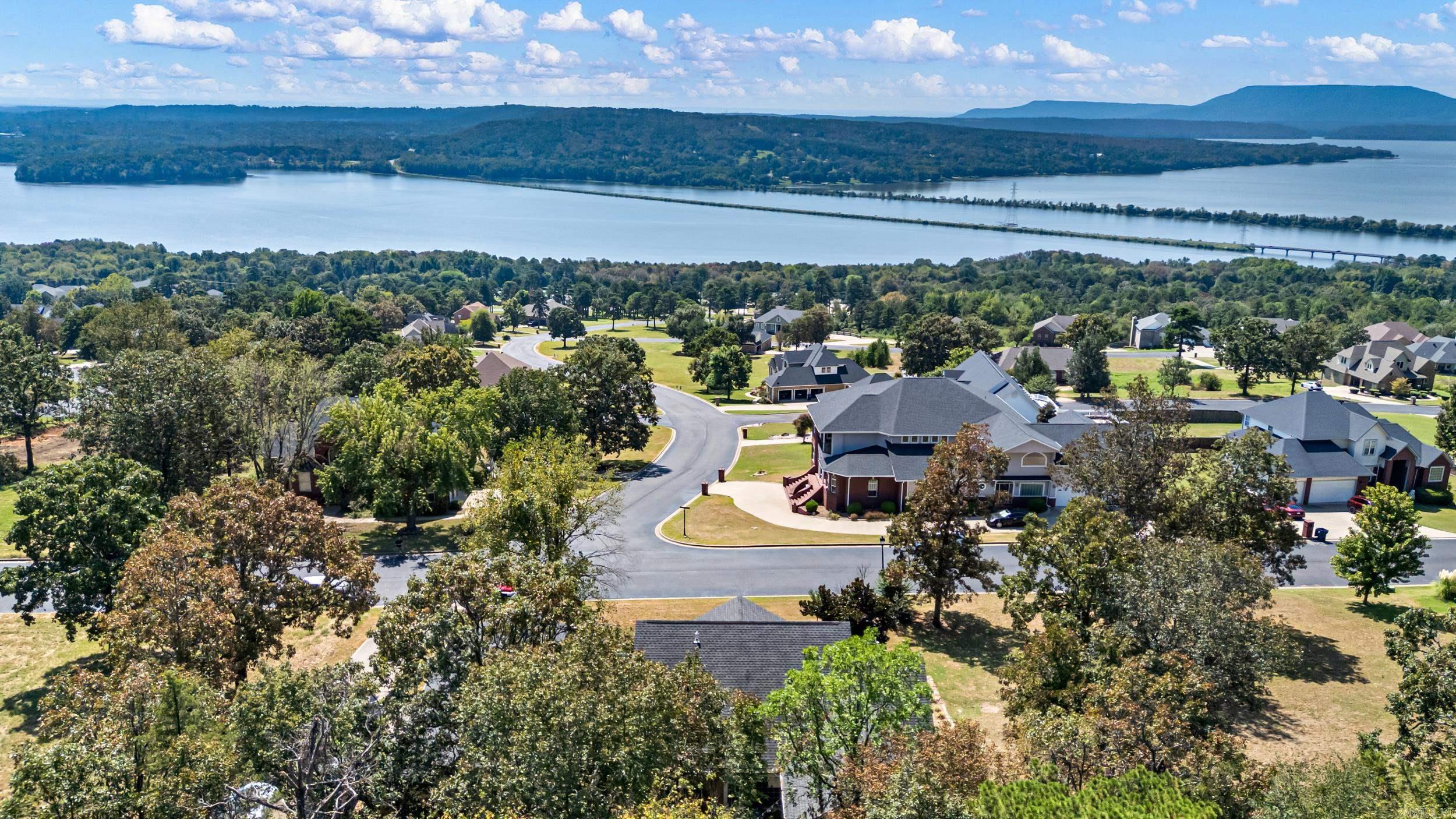 12 W Ridgeline Dr