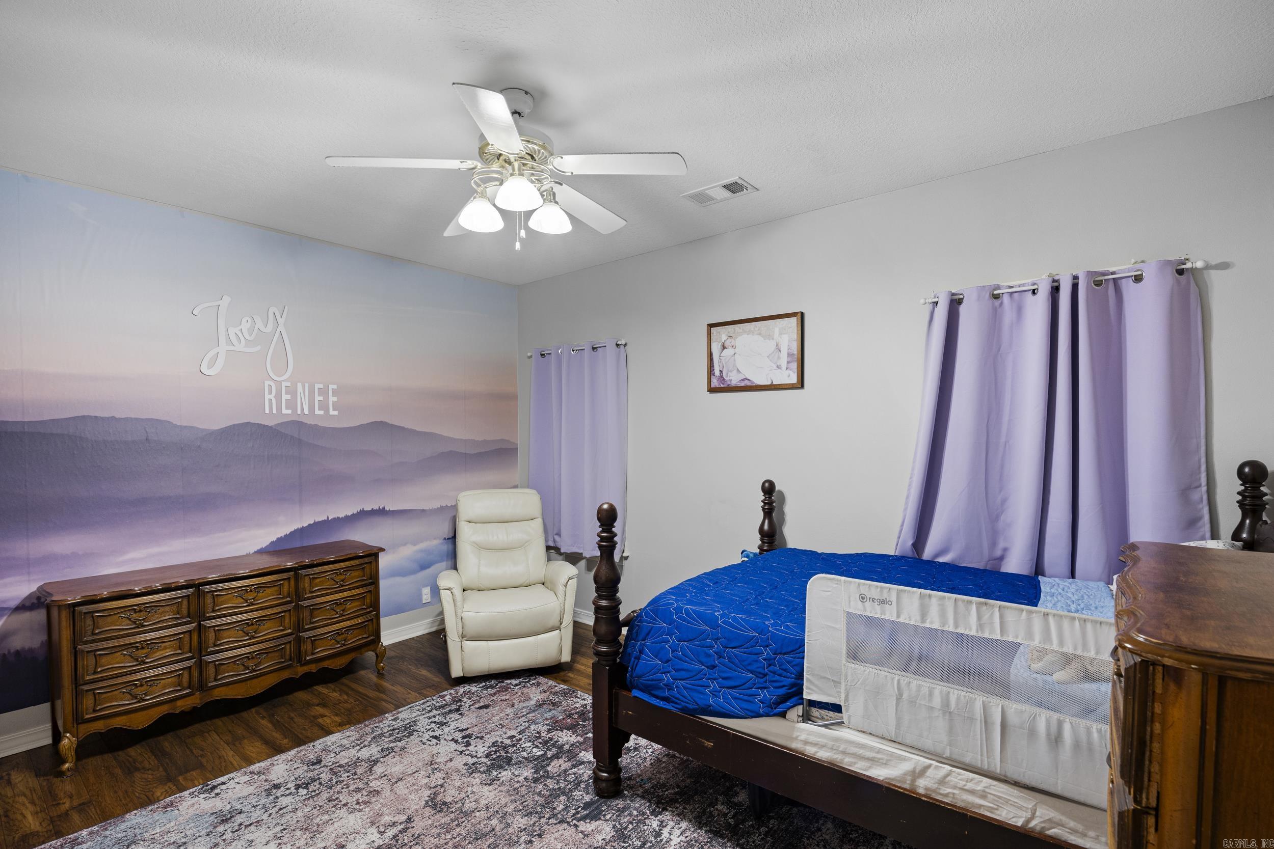 12 W Ridgeline Dr