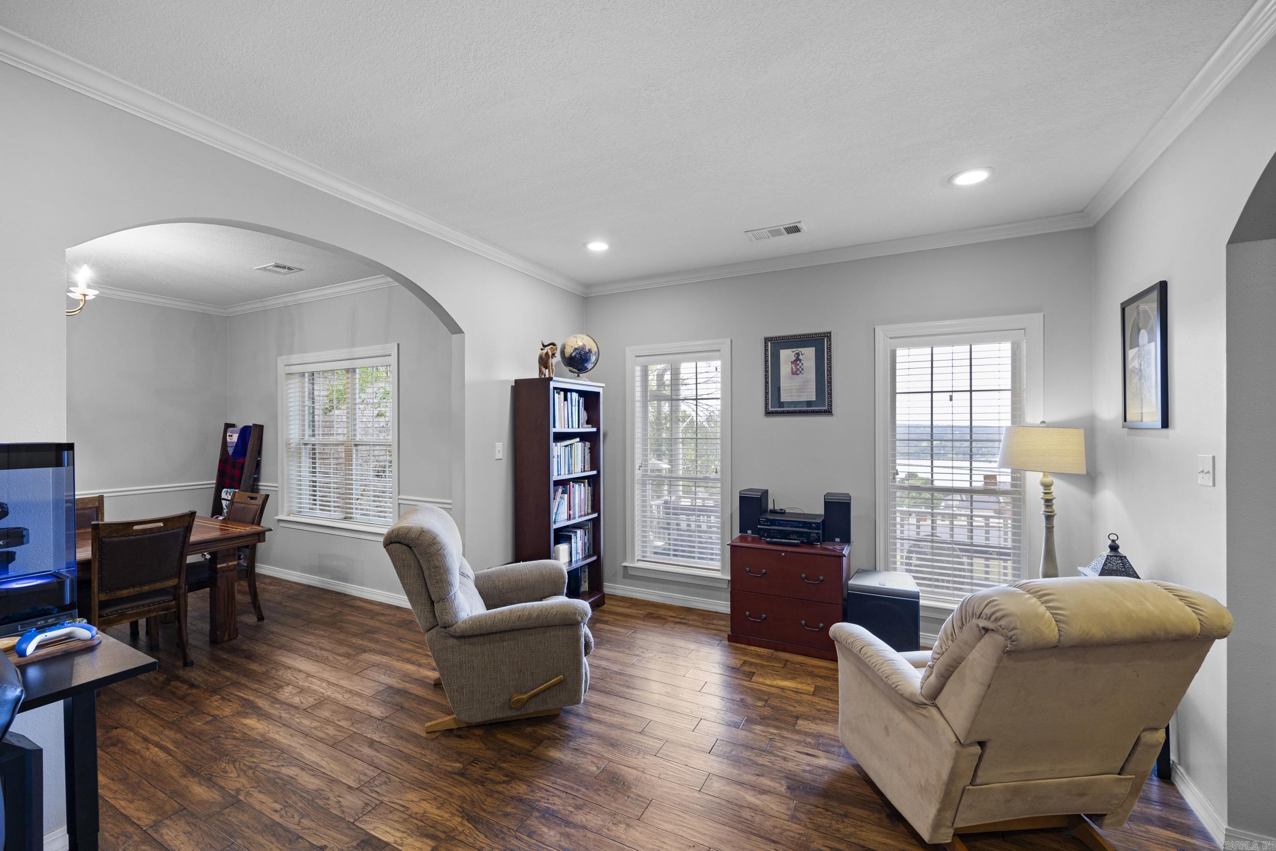 12 W Ridgeline Dr