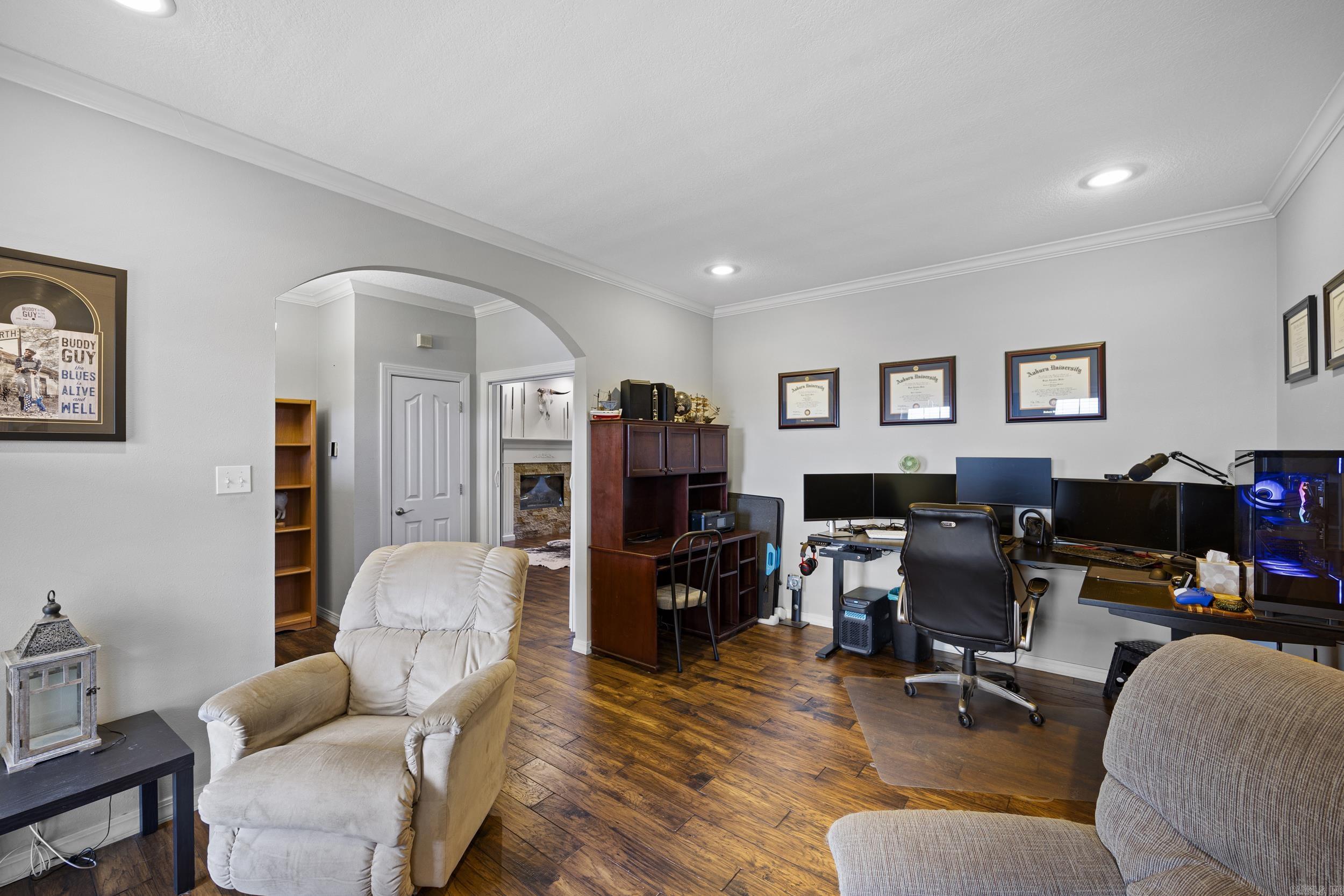 12 W Ridgeline Dr