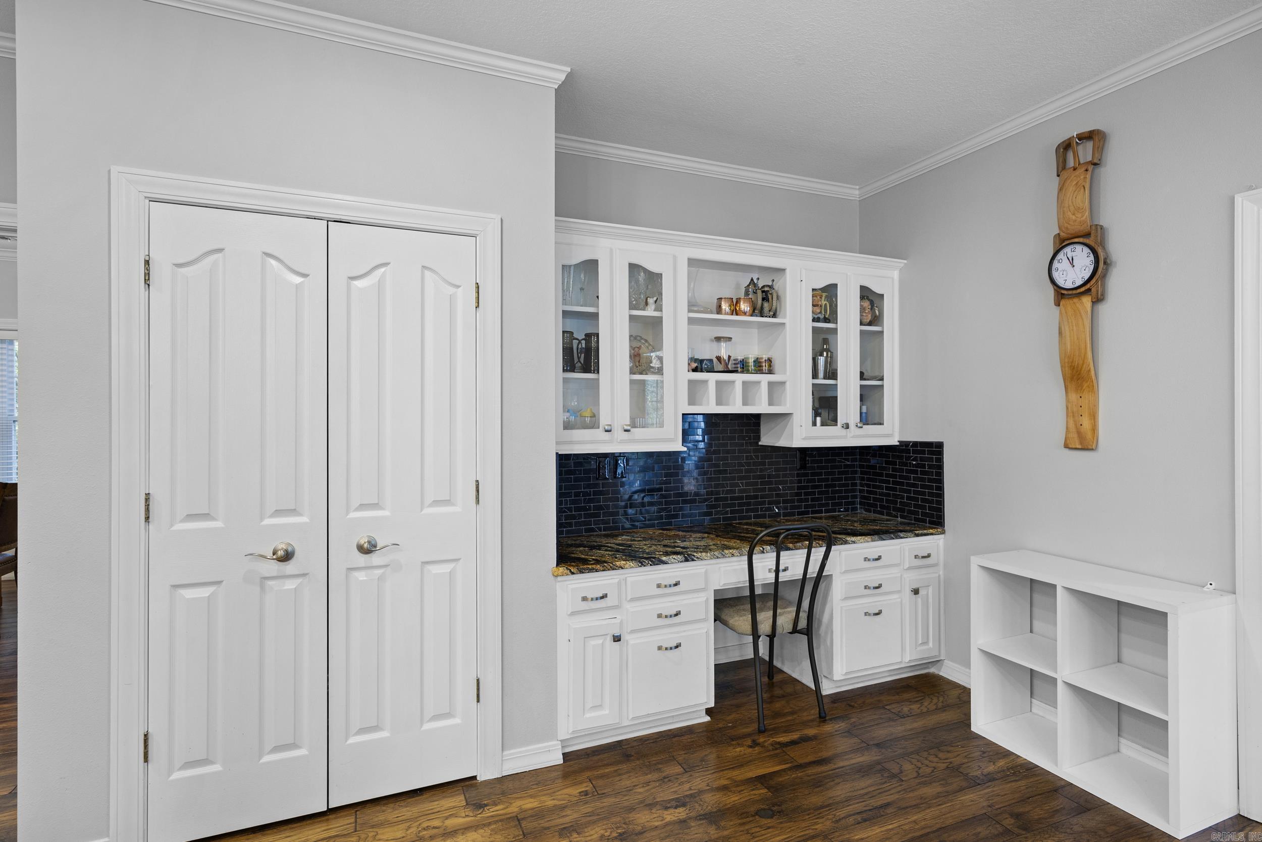 12 W Ridgeline Dr