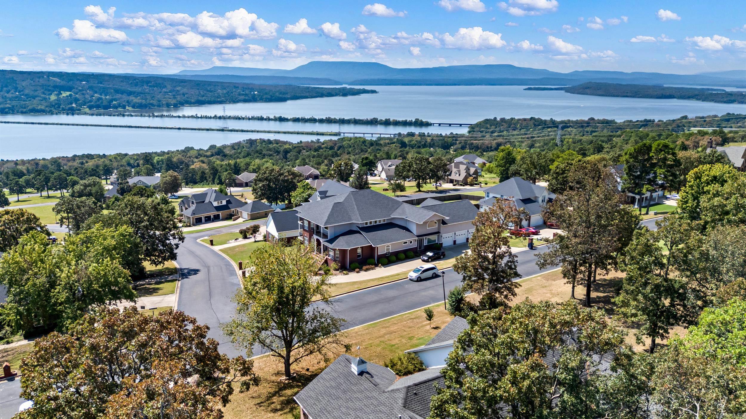12 W Ridgeline Dr