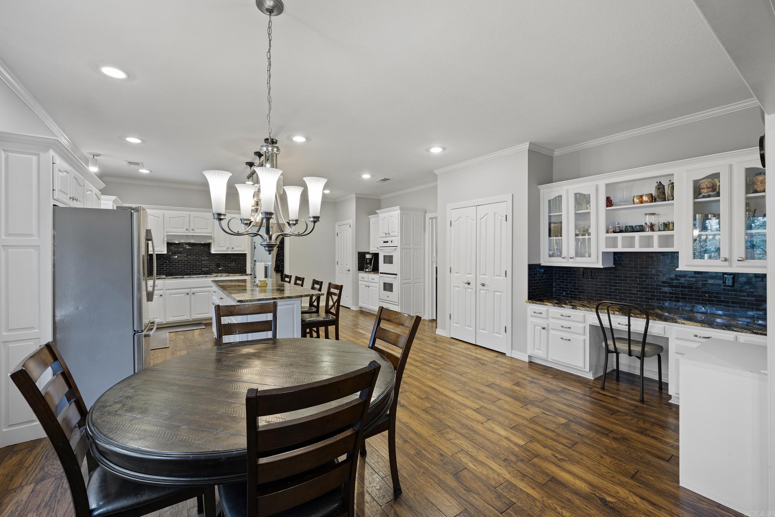 12 W Ridgeline Dr