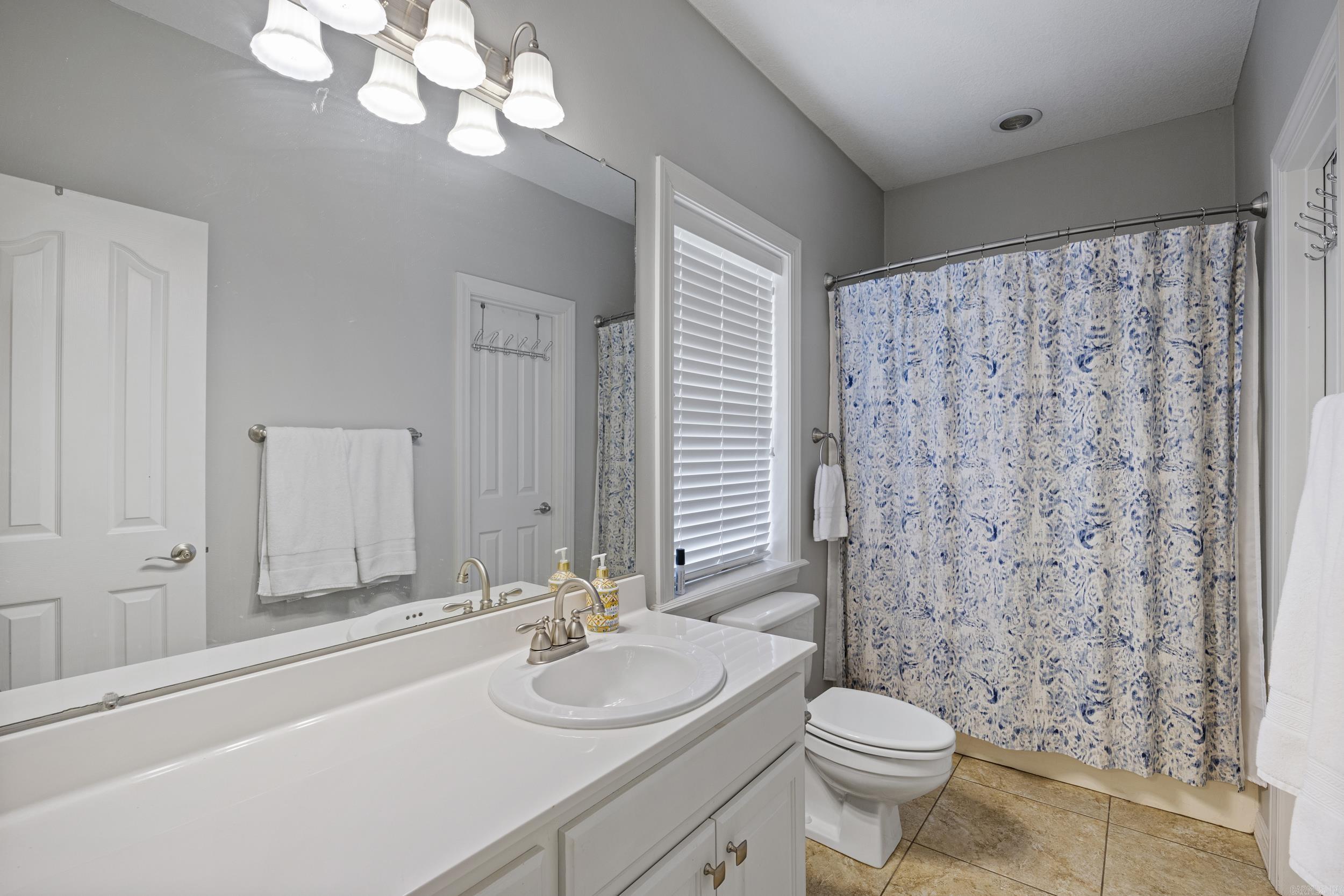 12 W Ridgeline Dr