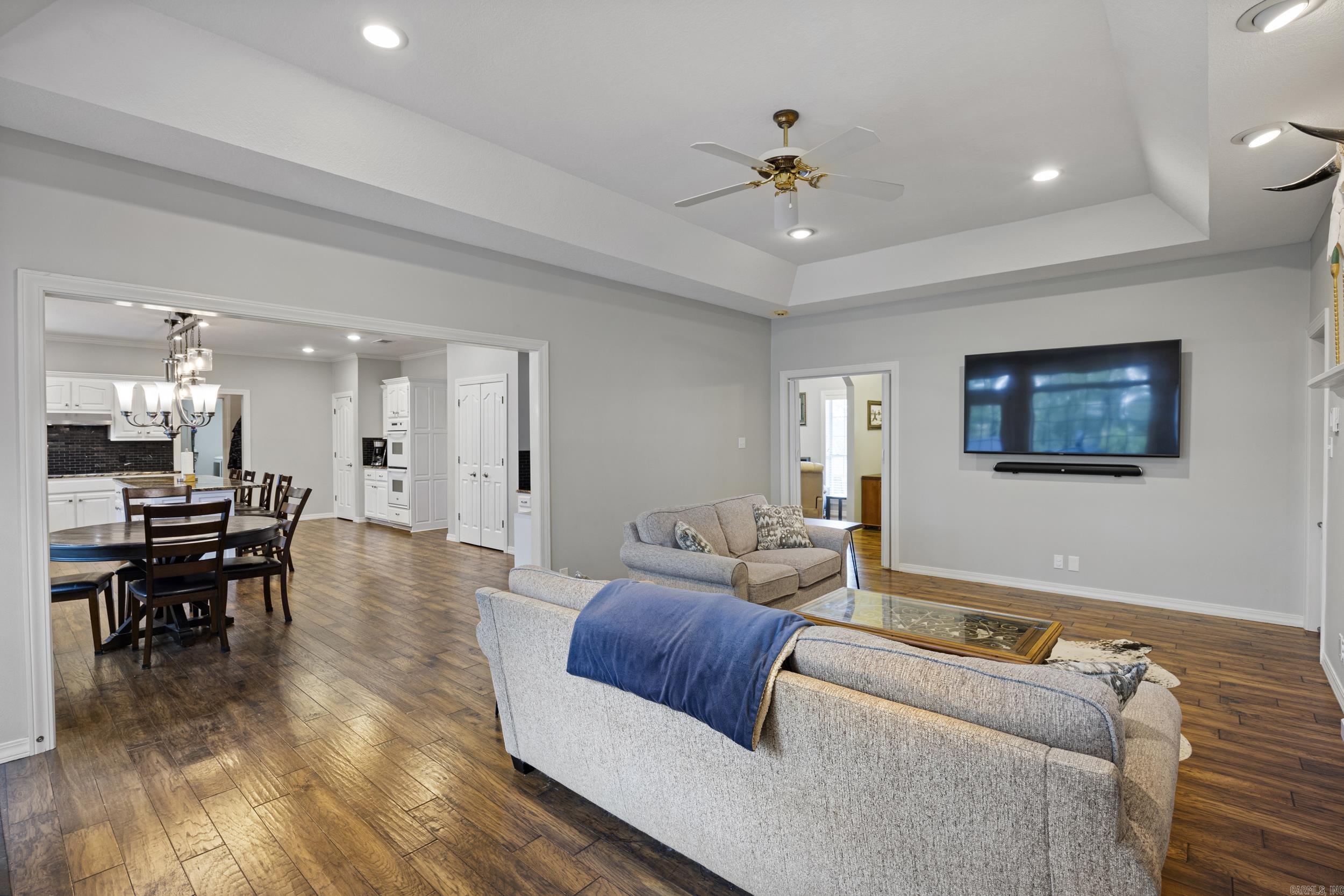 12 W Ridgeline Dr