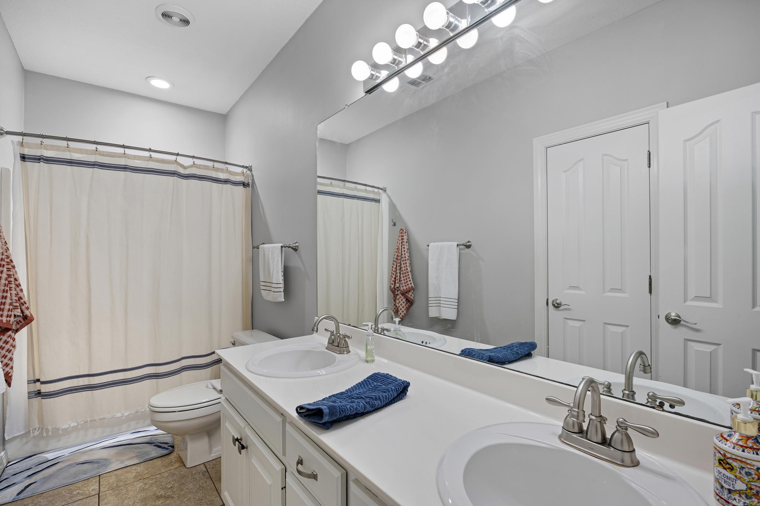 12 W Ridgeline Dr