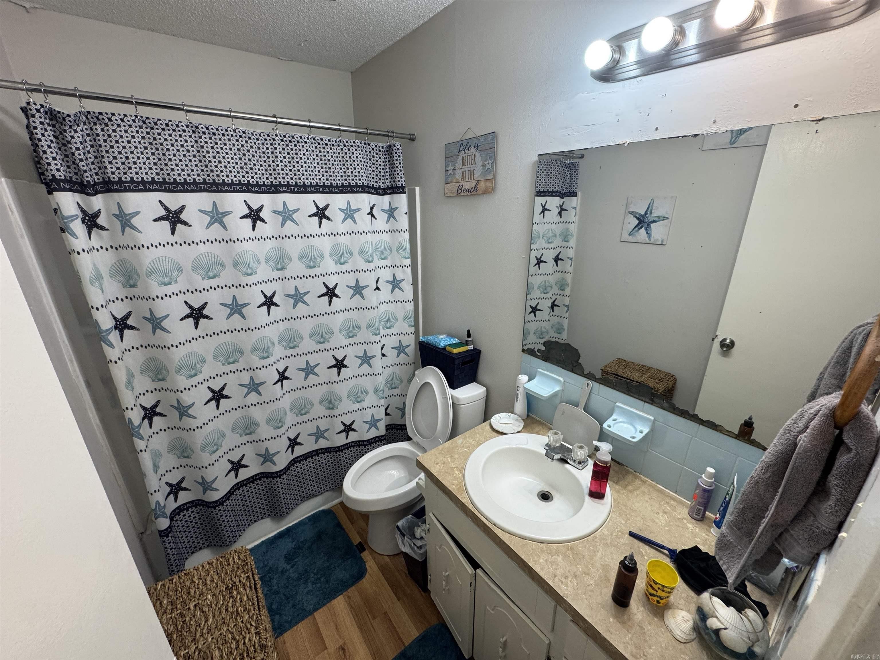 1009 Towering Oaks Dr