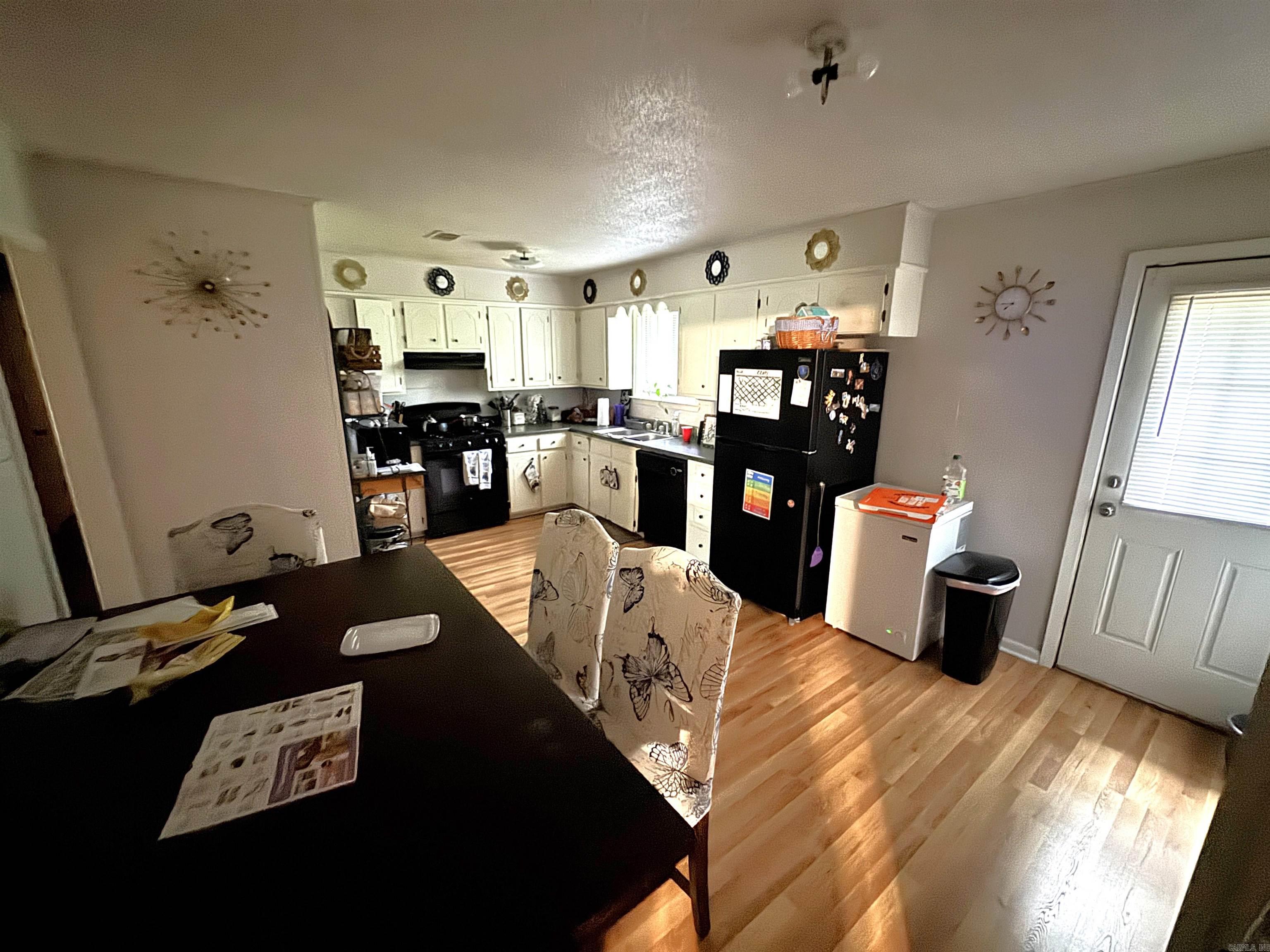 1009 Towering Oaks Dr