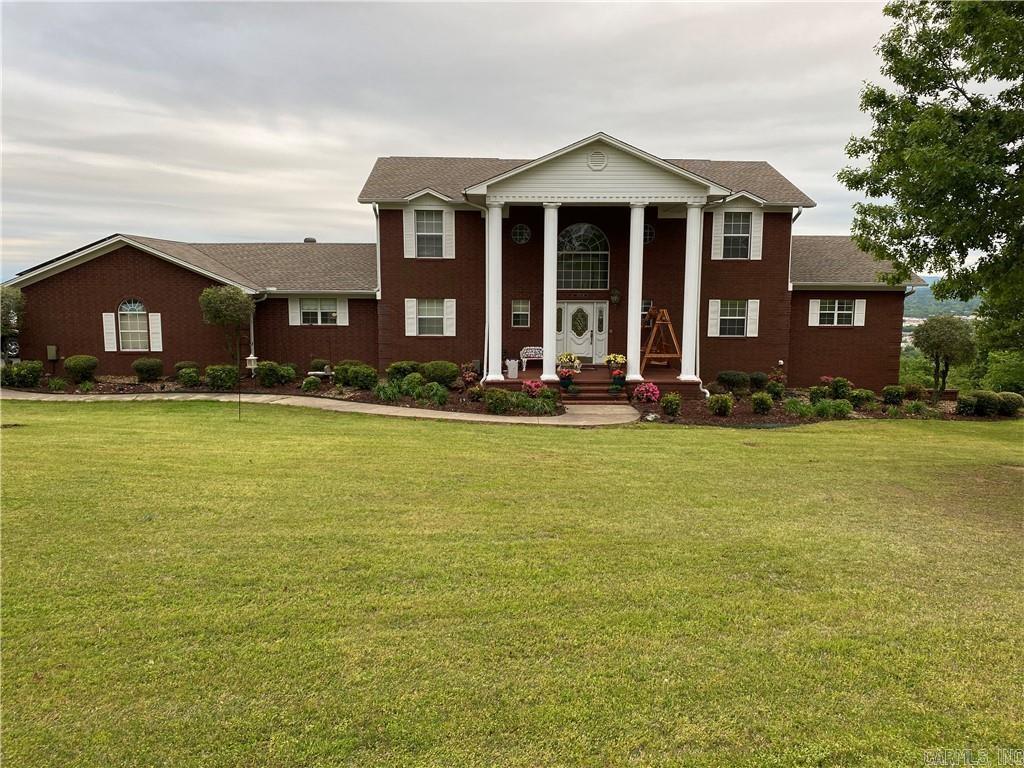 3 Bluff Dr
