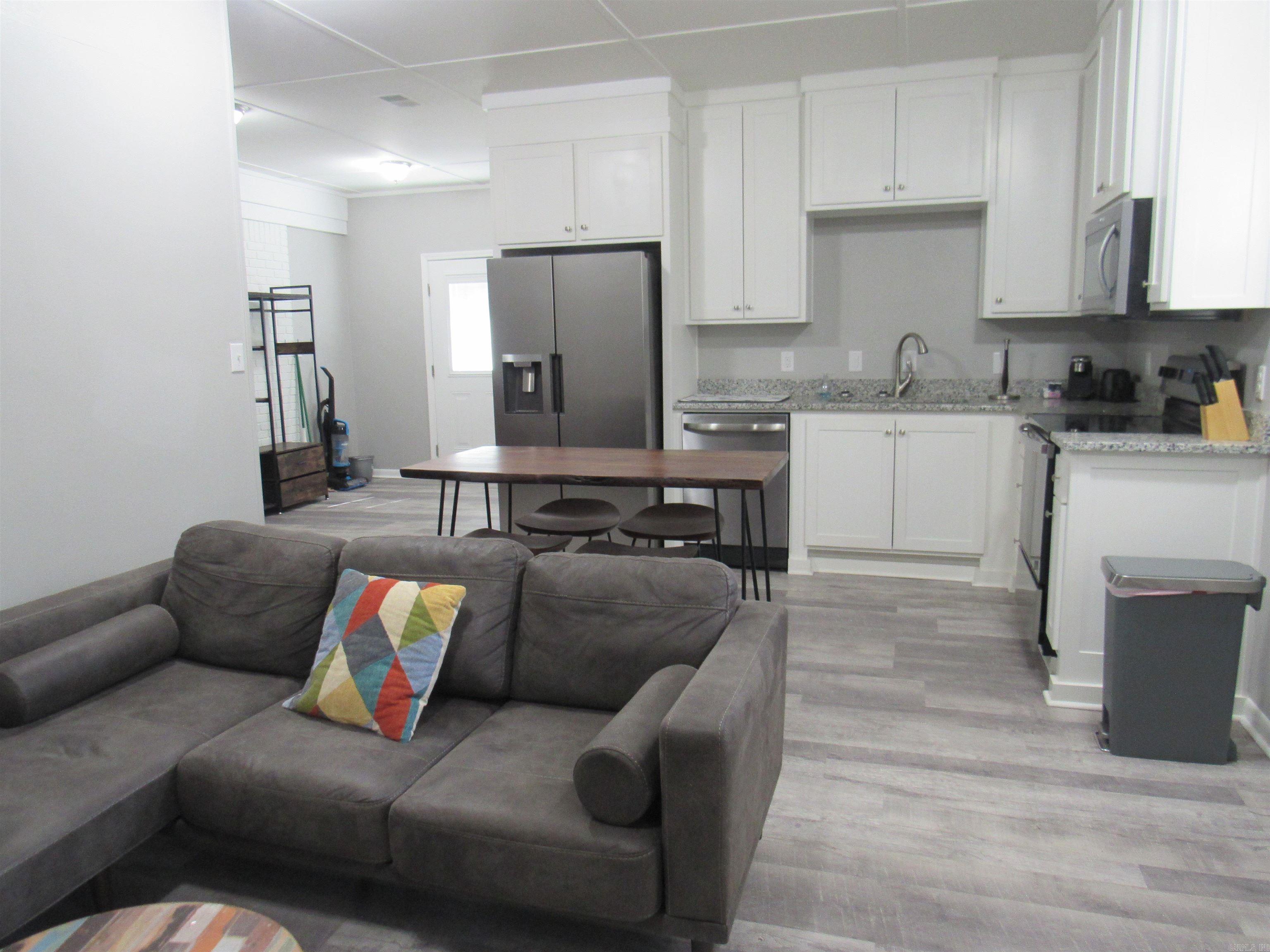 909 Shall Court
