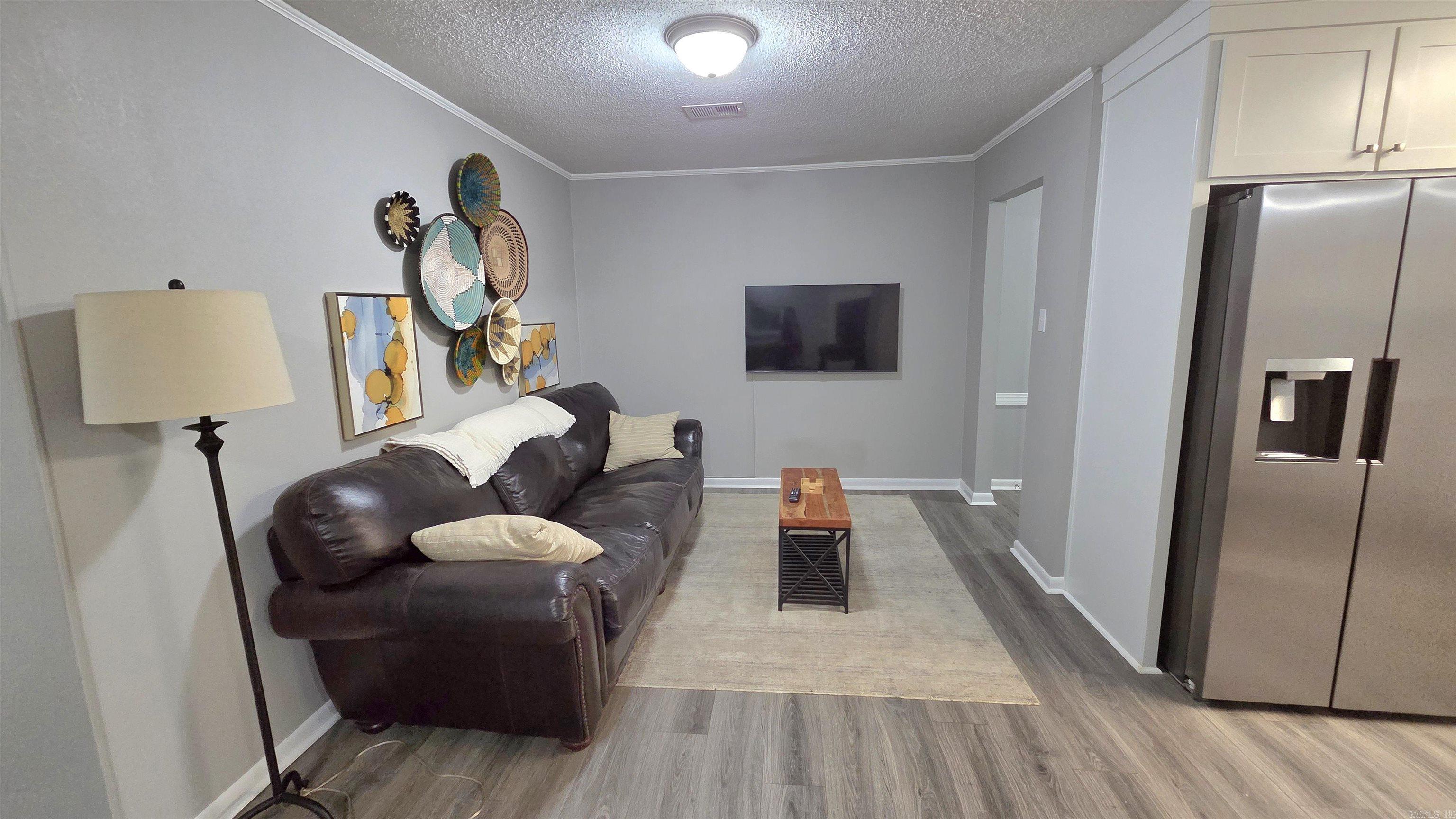 909 Shall Court