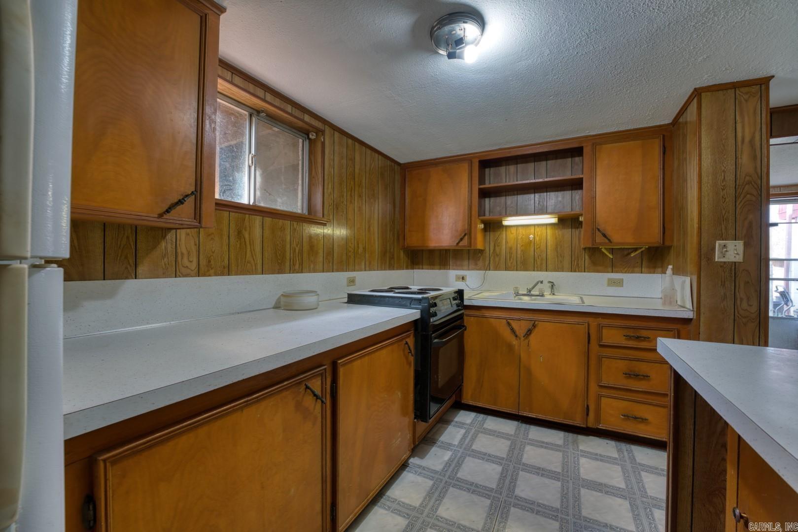158 & 144 (A&B) Isaac Lane