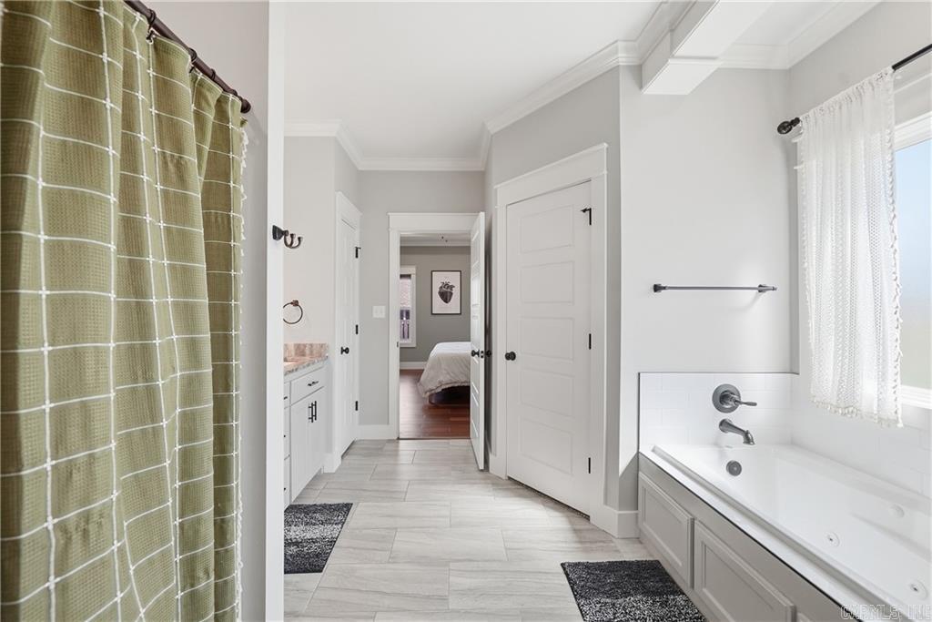 303 Promenade Cir