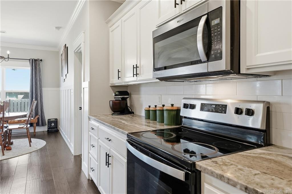 303 Promenade Cir