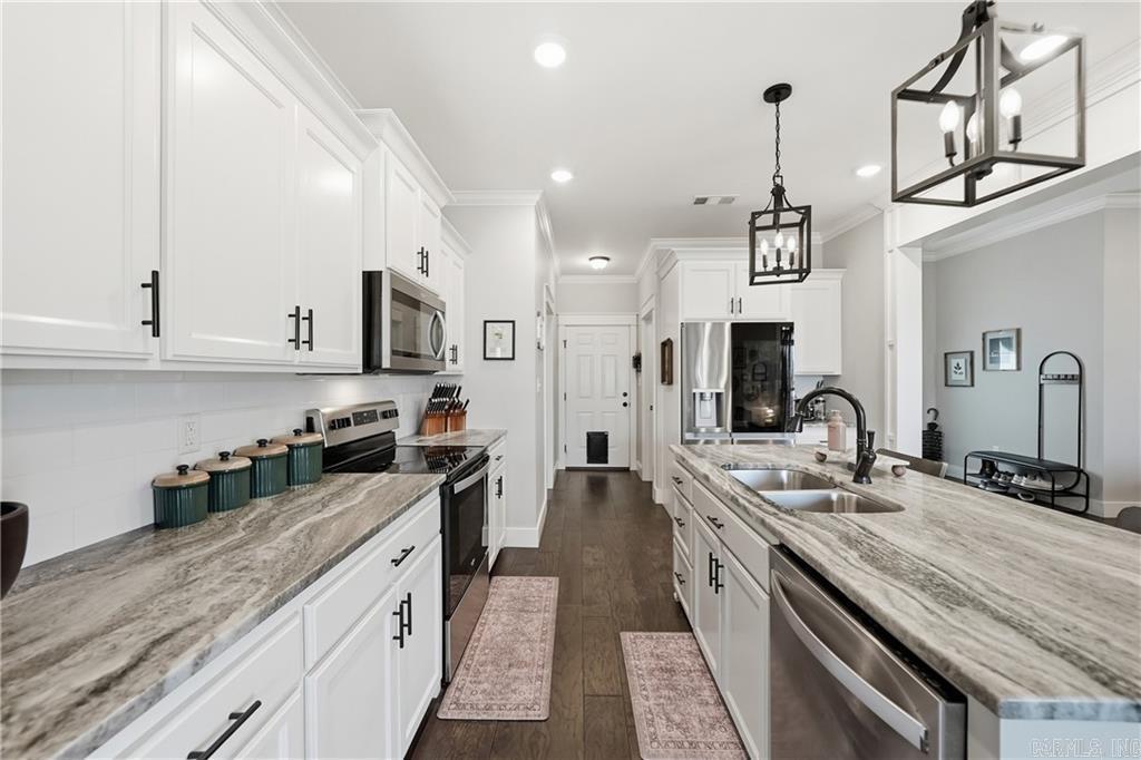 303 Promenade Cir