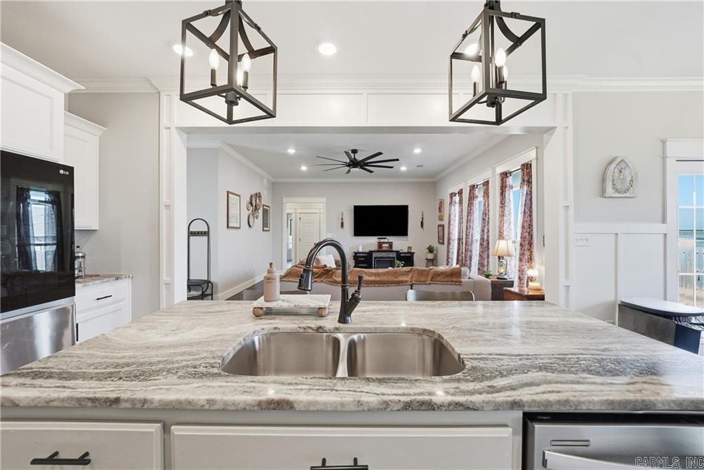 303 Promenade Cir