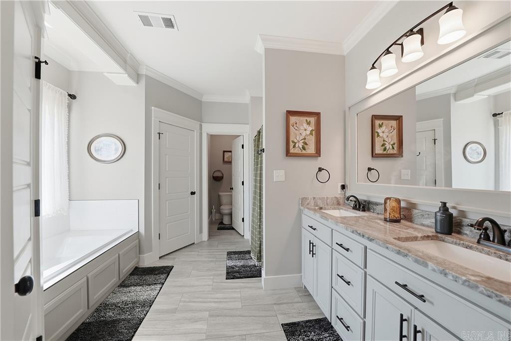 303 Promenade Cir
