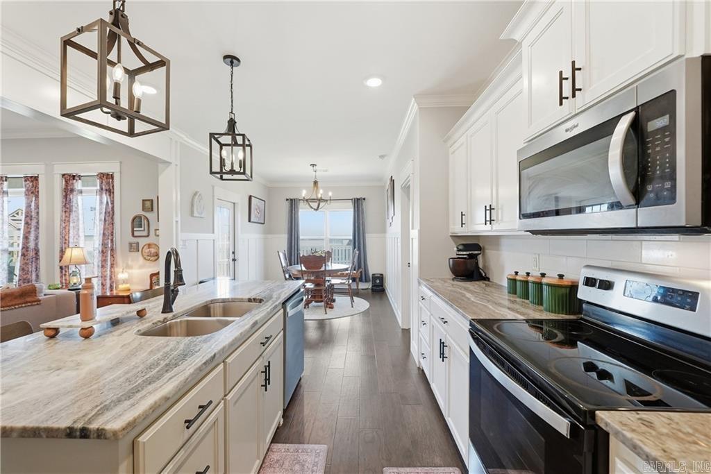 303 Promenade Cir