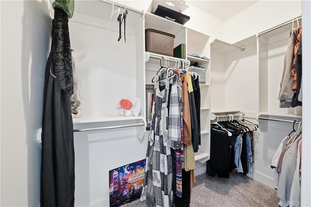 303 Promenade Cir