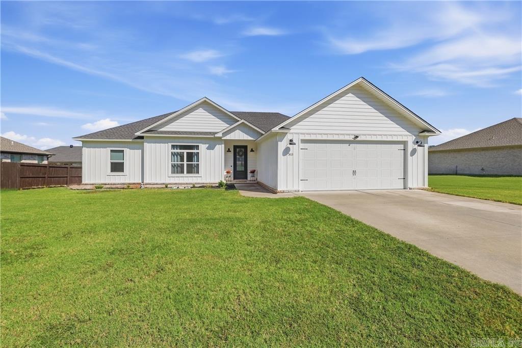 303 Promenade Cir