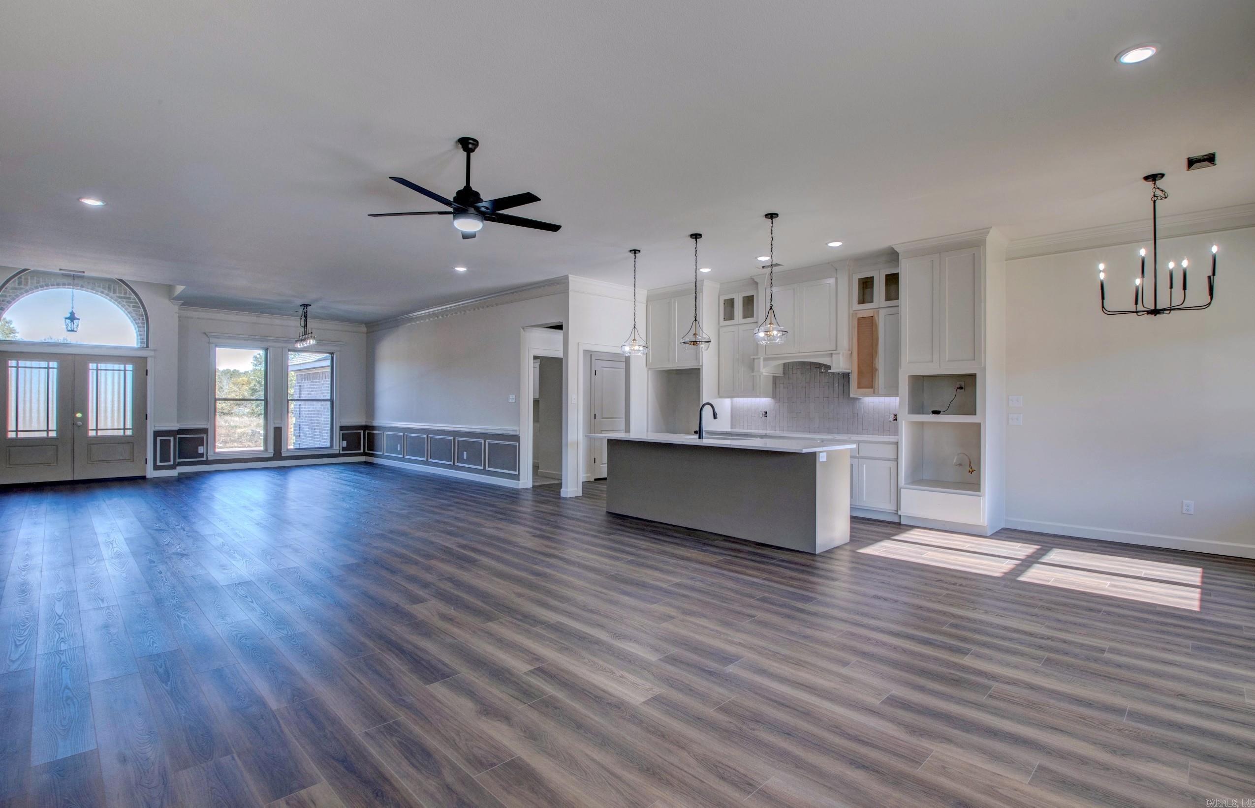 520 Corondelet Lane