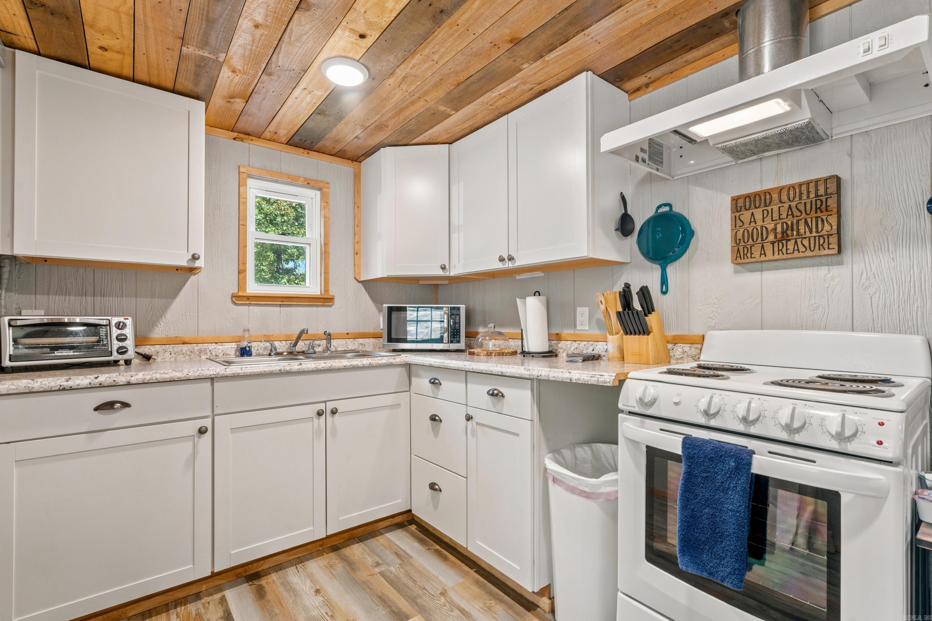 426 Windamere Terrace