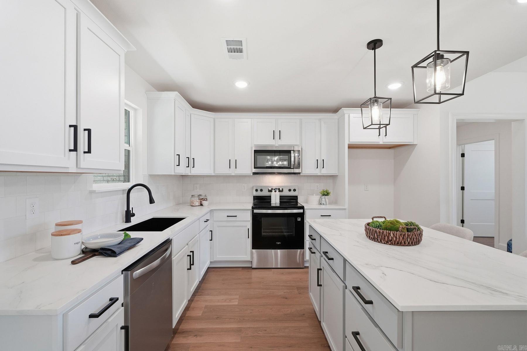 118 Riverstone Loop