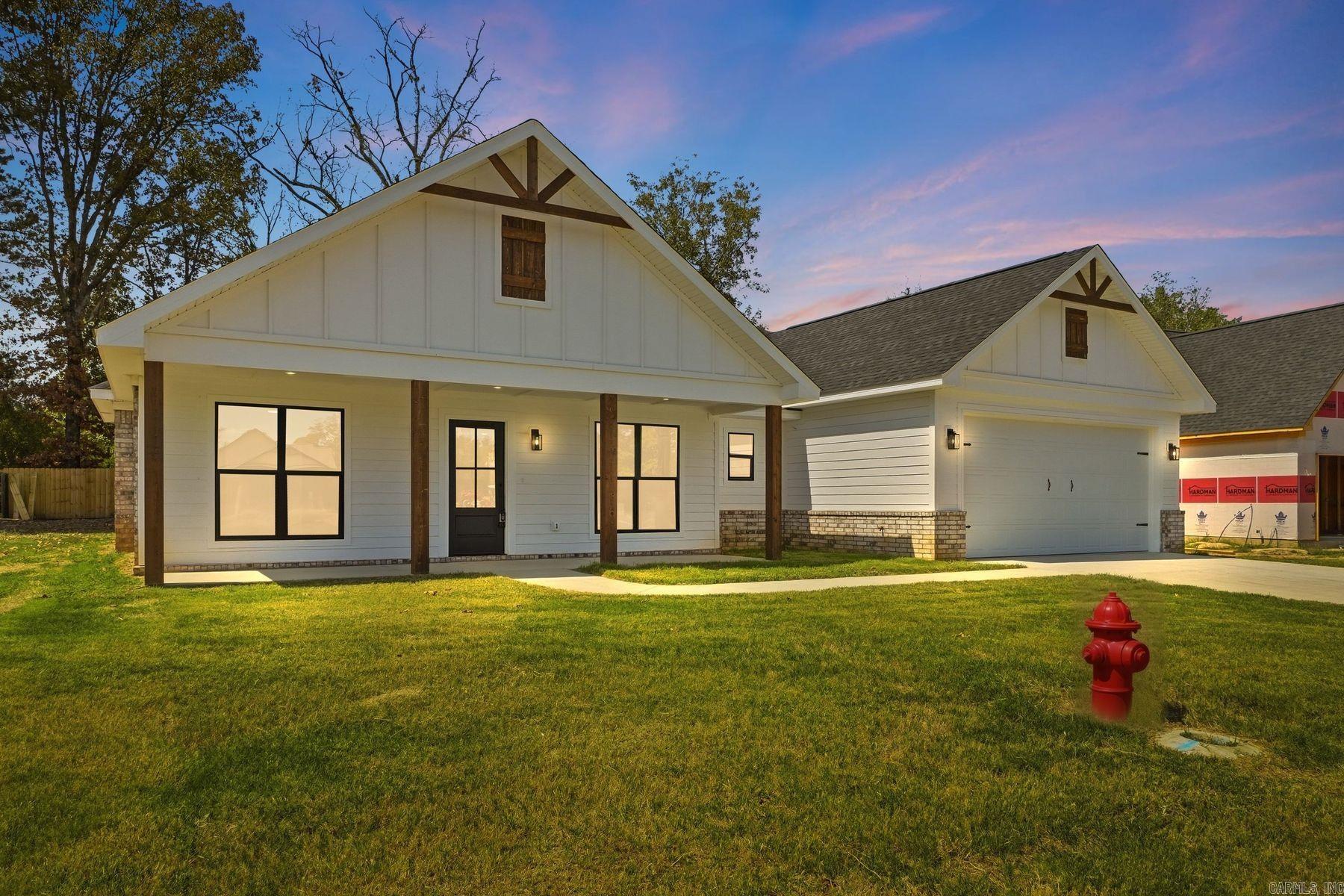 118 Riverstone Loop