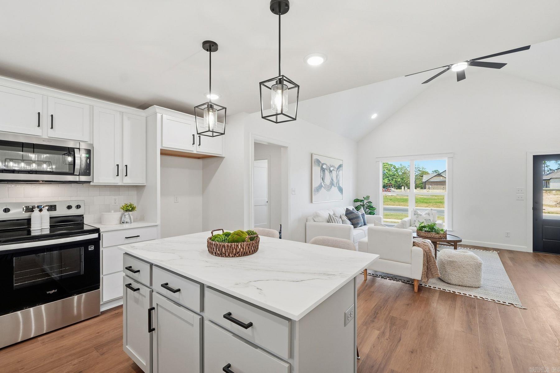 118 Riverstone Loop