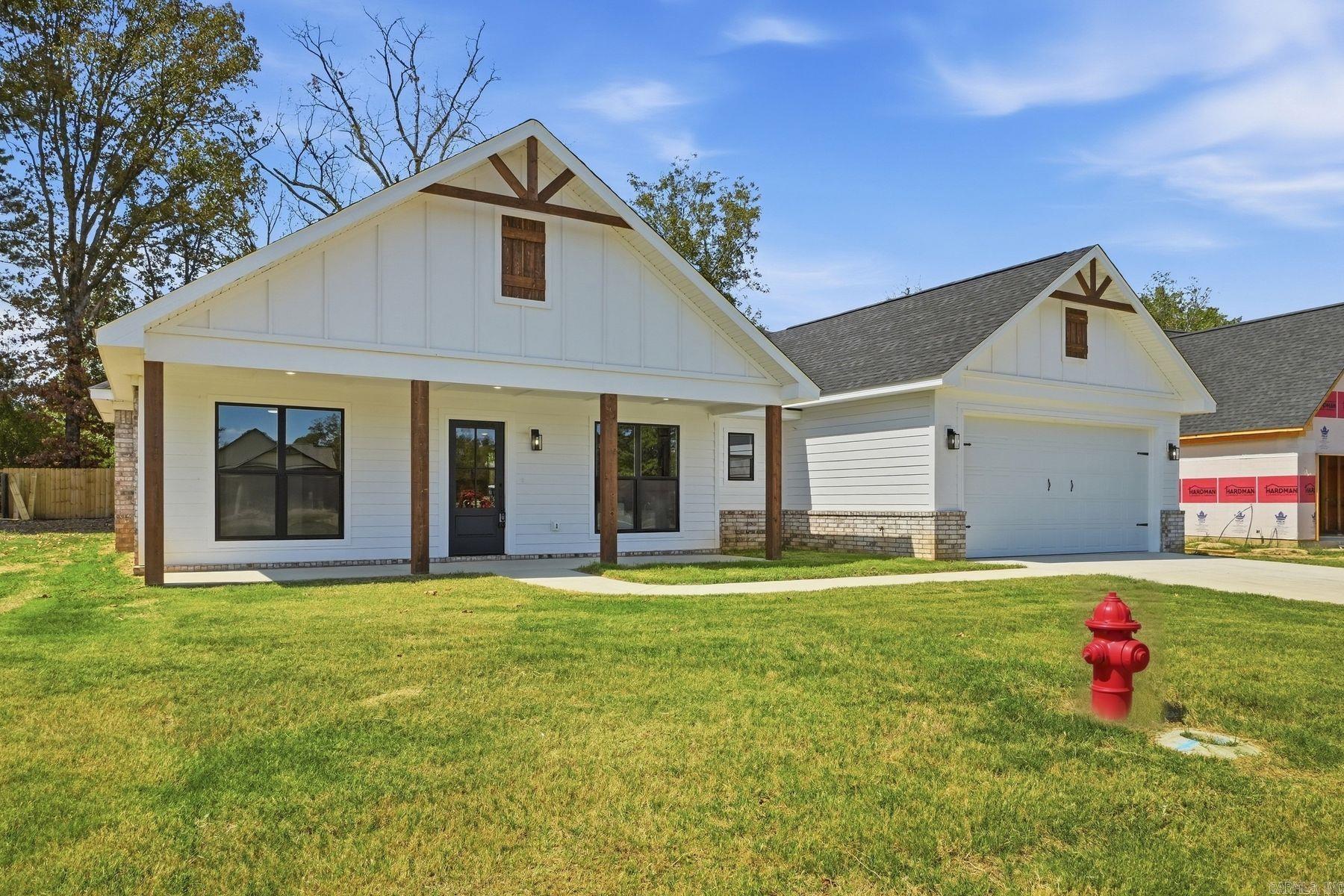 118 Riverstone Loop