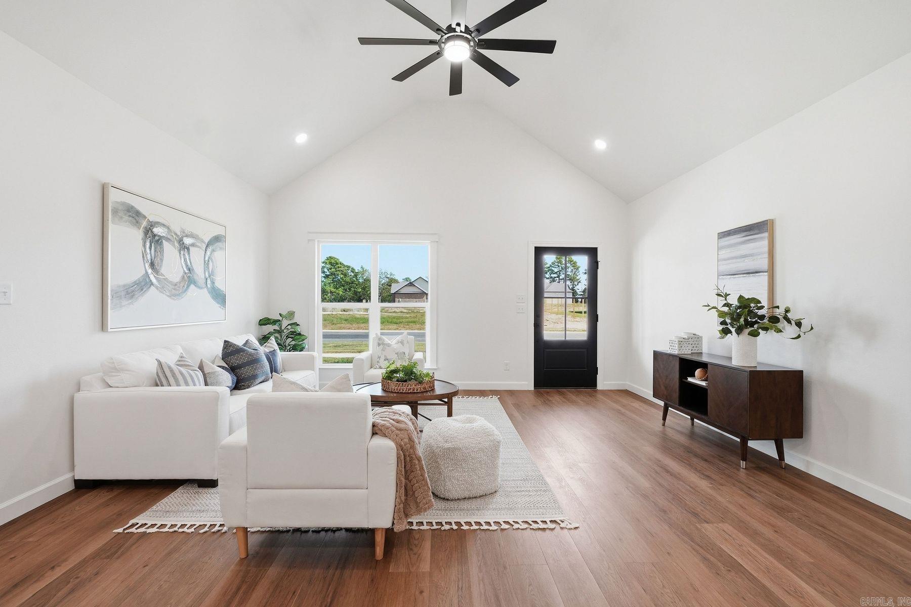 118 Riverstone Loop