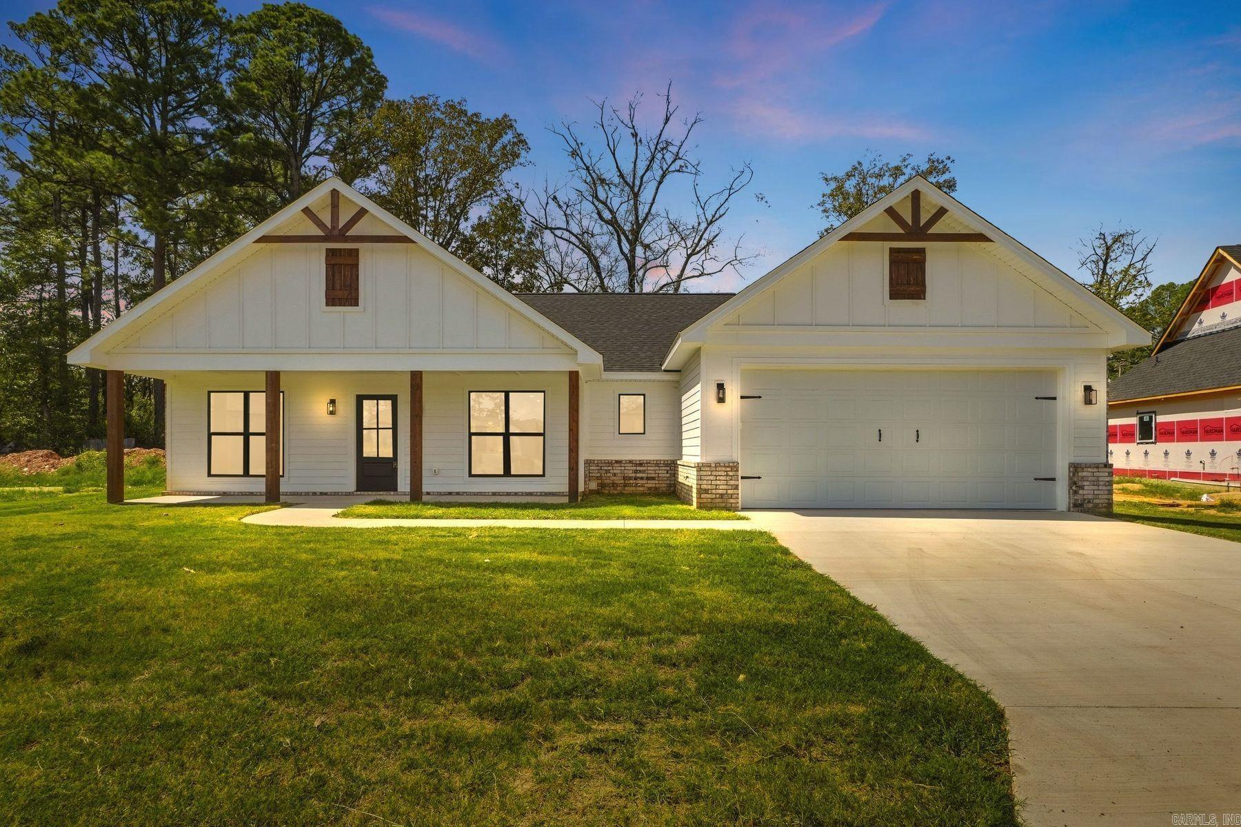 118 Riverstone Loop