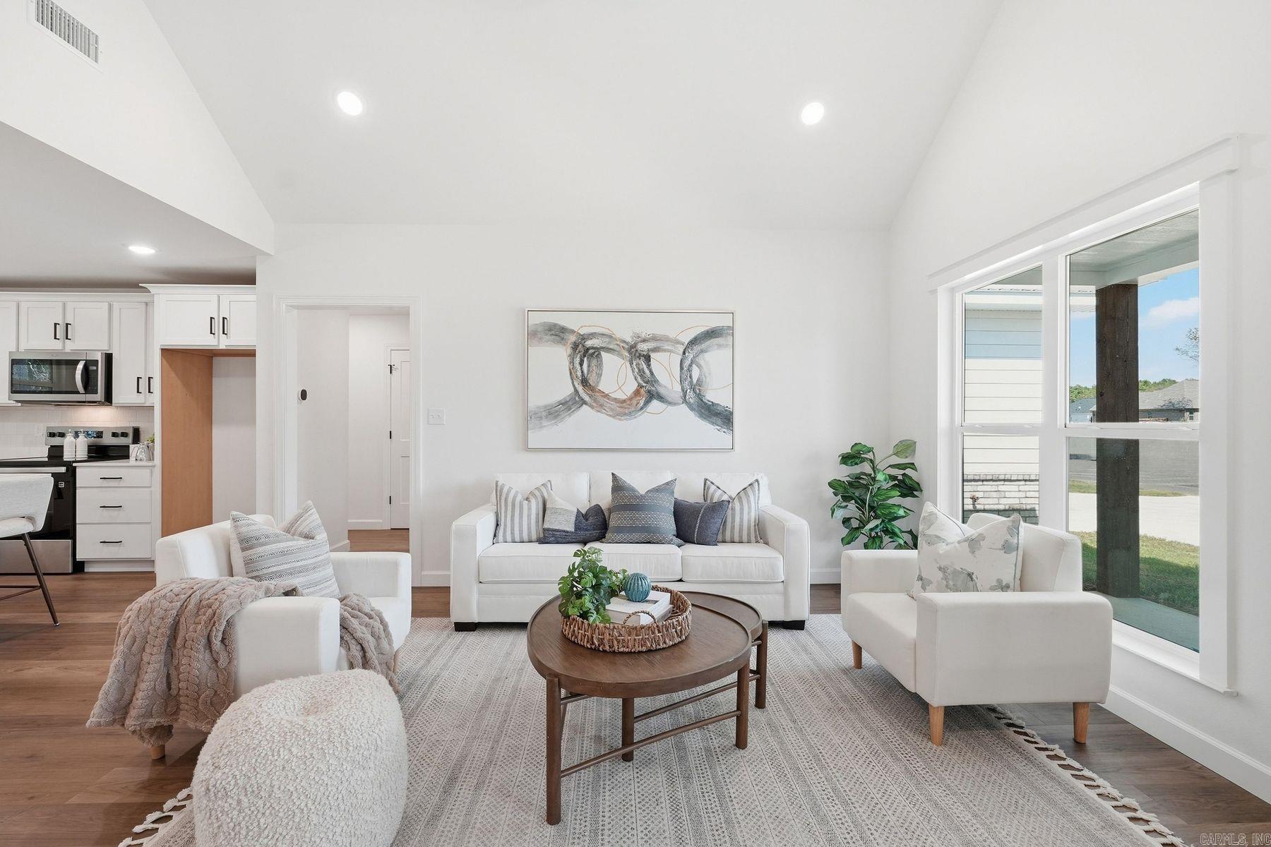 118 Riverstone Loop