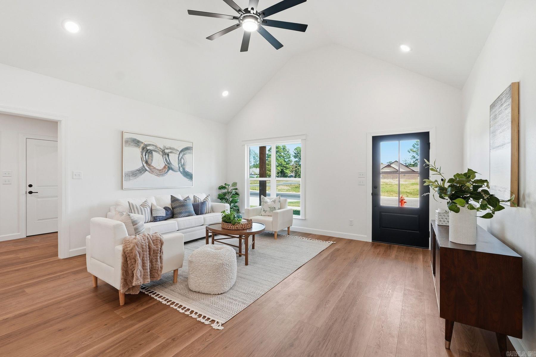 118 Riverstone Loop