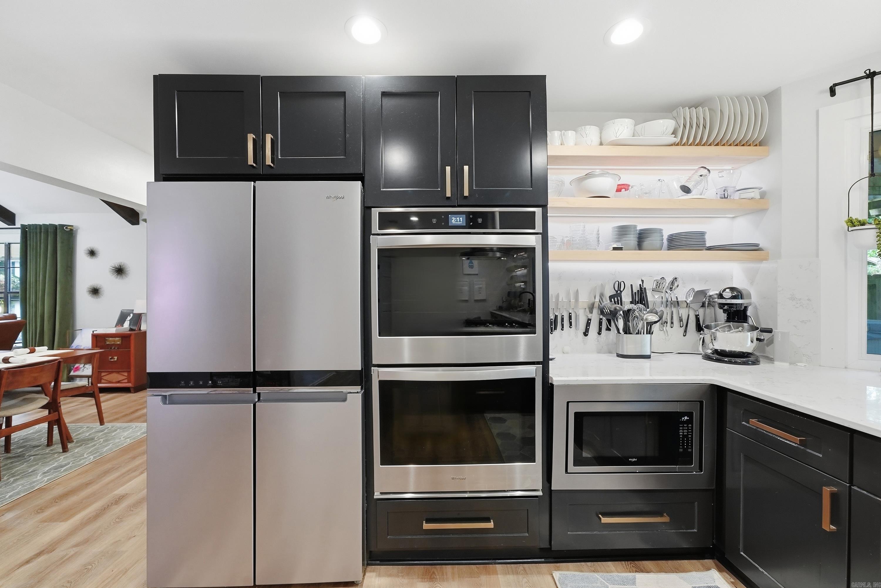 7 WOODBRIDGE Drive