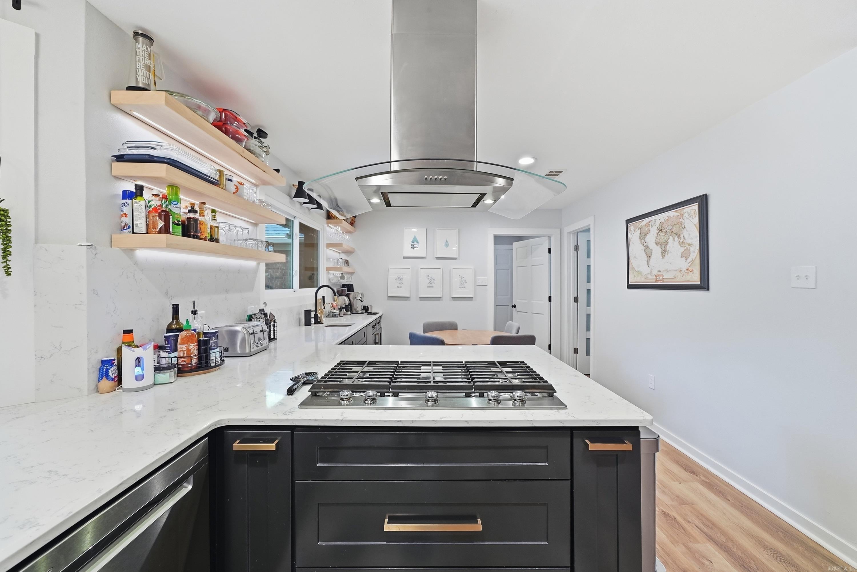 7 WOODBRIDGE Drive
