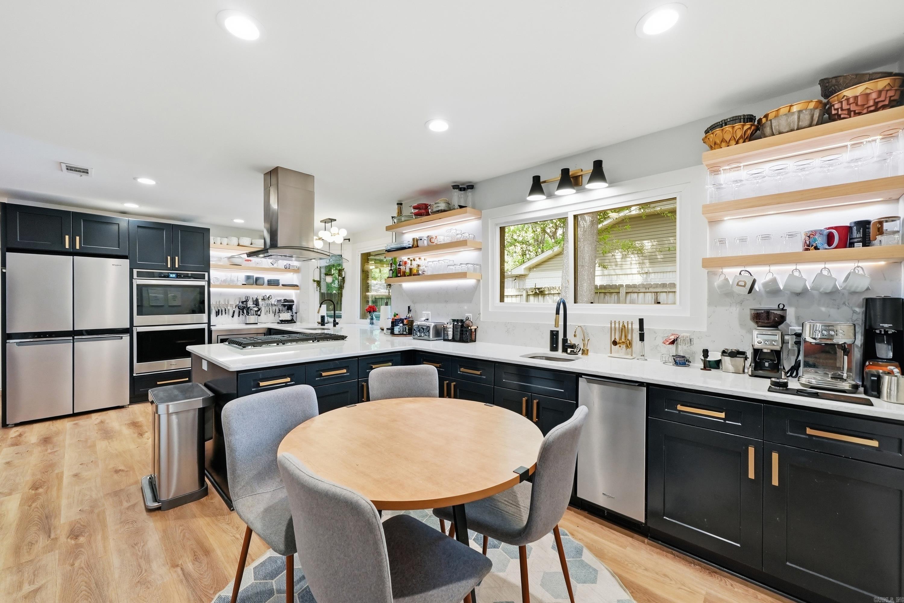 7 WOODBRIDGE Drive
