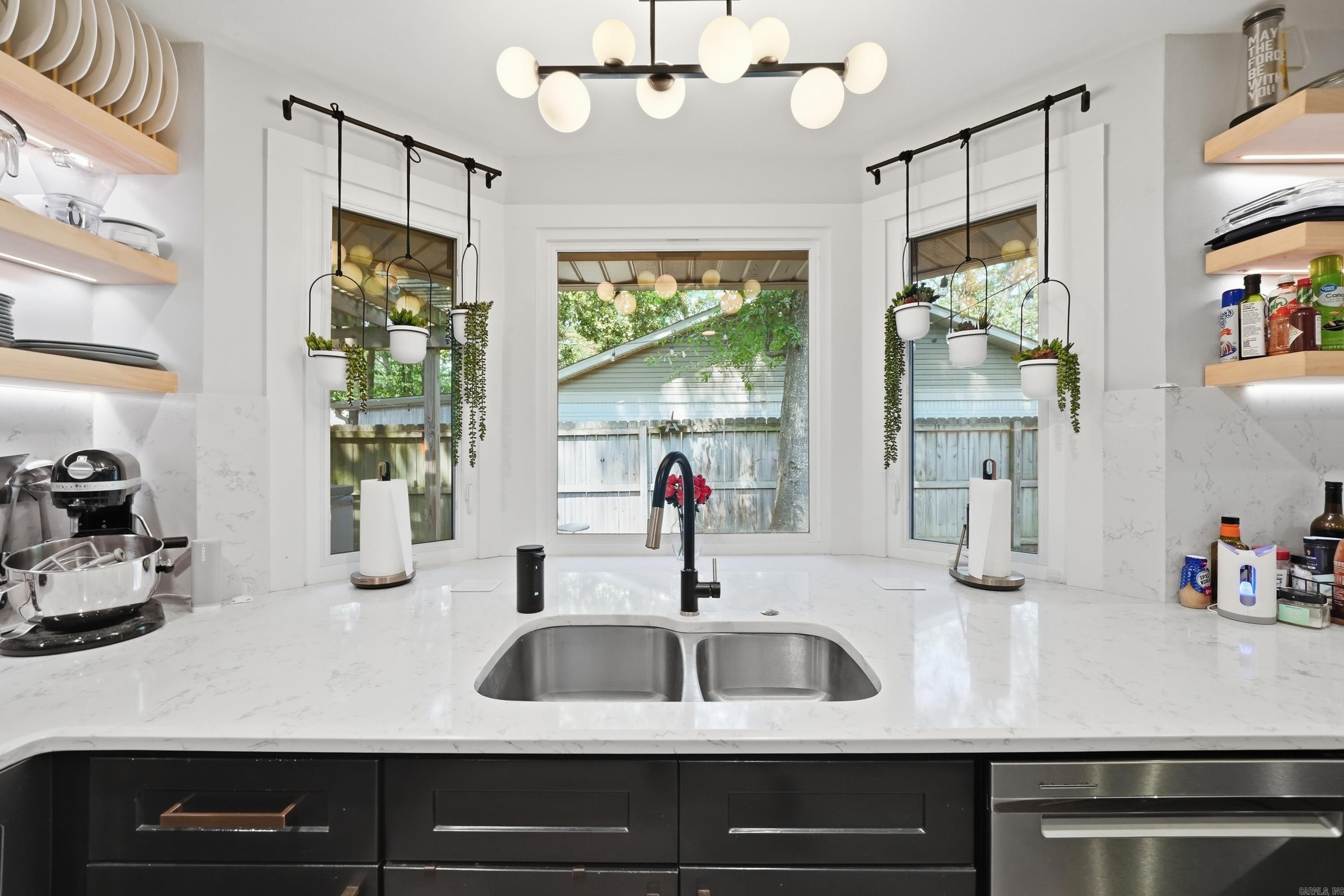 7 WOODBRIDGE Drive