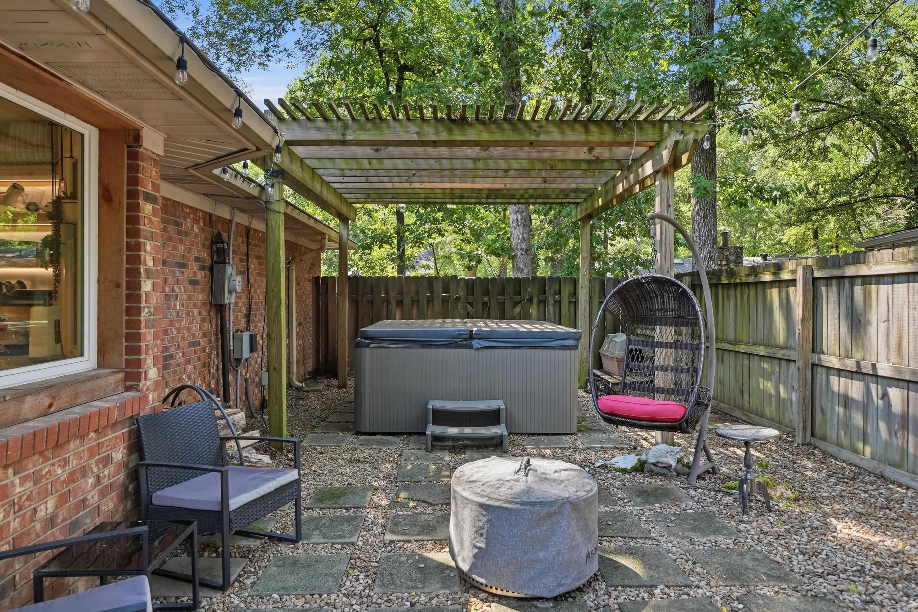7 WOODBRIDGE Drive