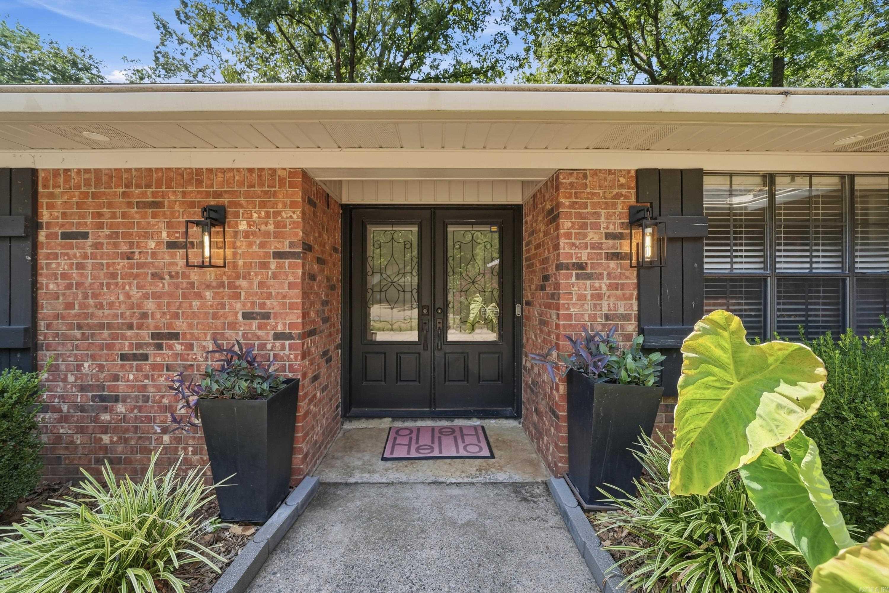 7 WOODBRIDGE Drive