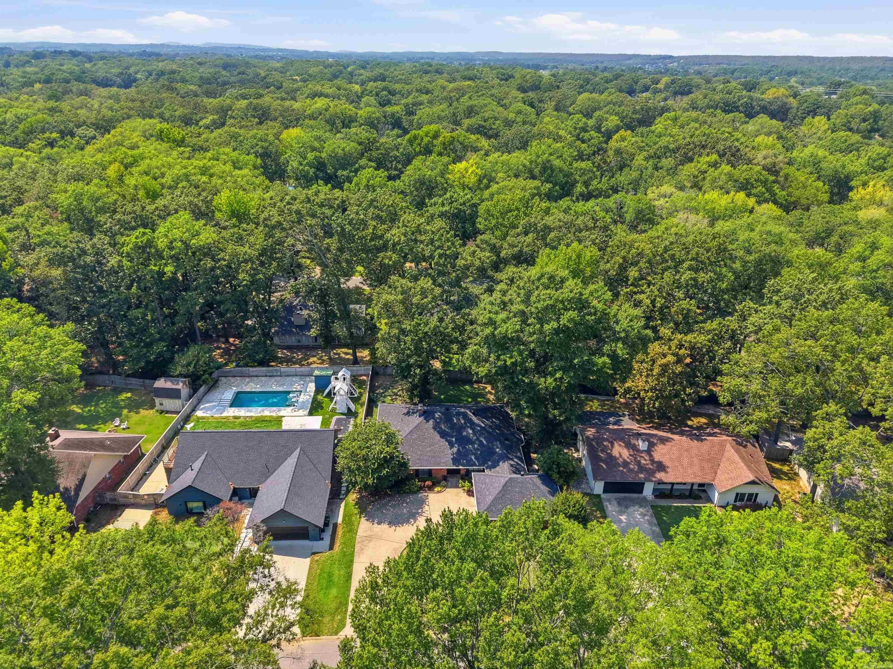 7 WOODBRIDGE Drive