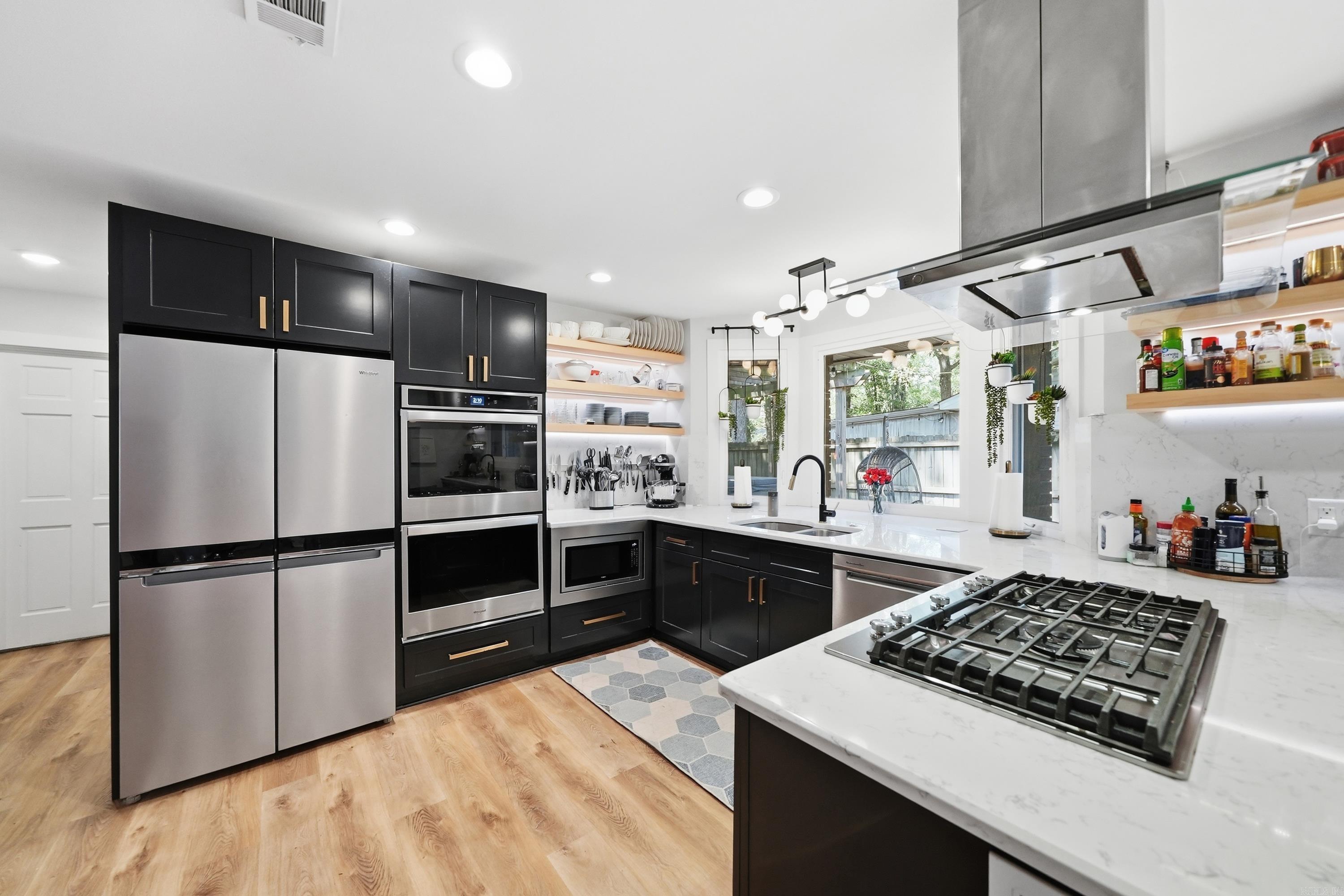 7 WOODBRIDGE Drive