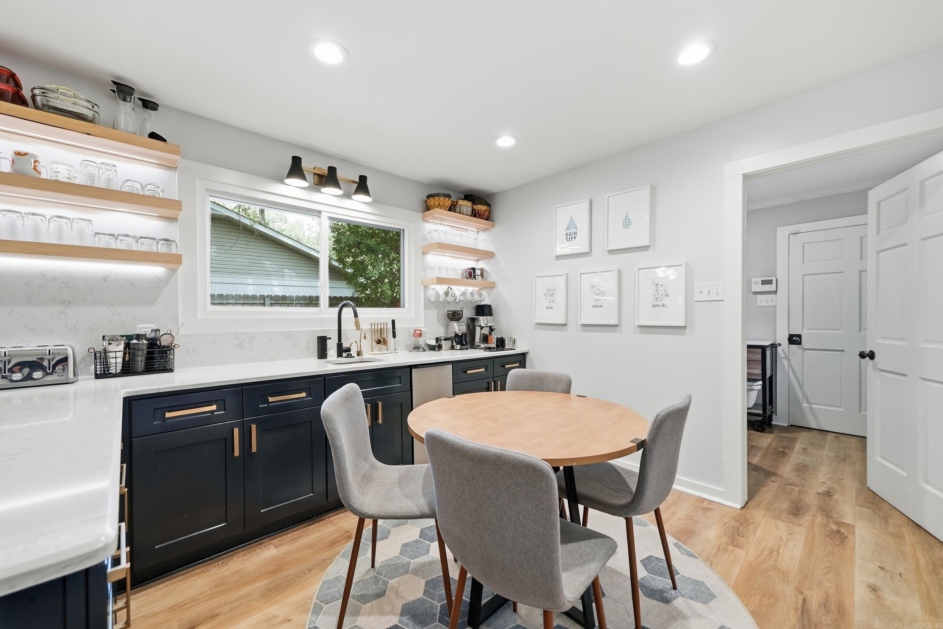 7 WOODBRIDGE Drive