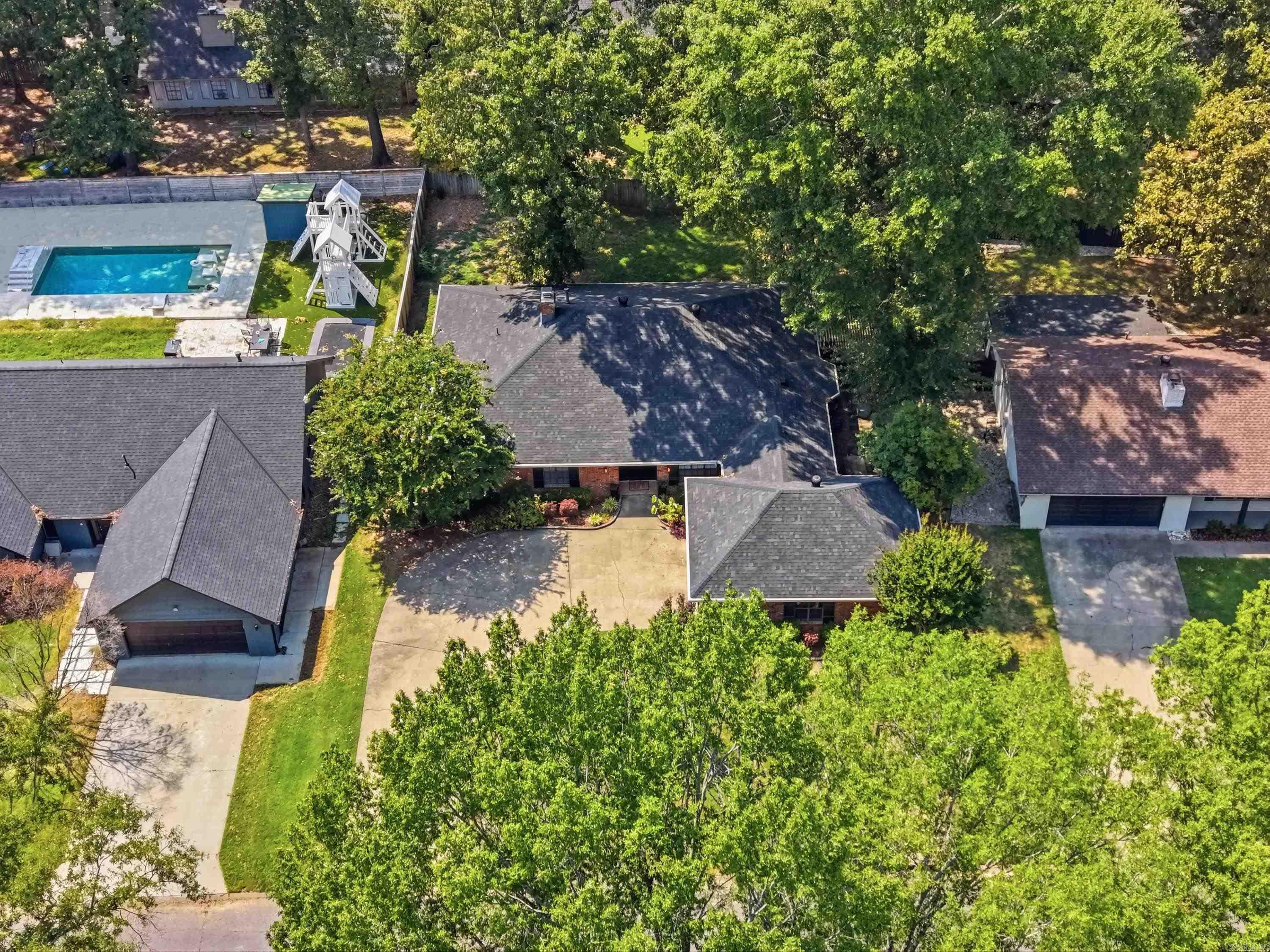 7 WOODBRIDGE Drive